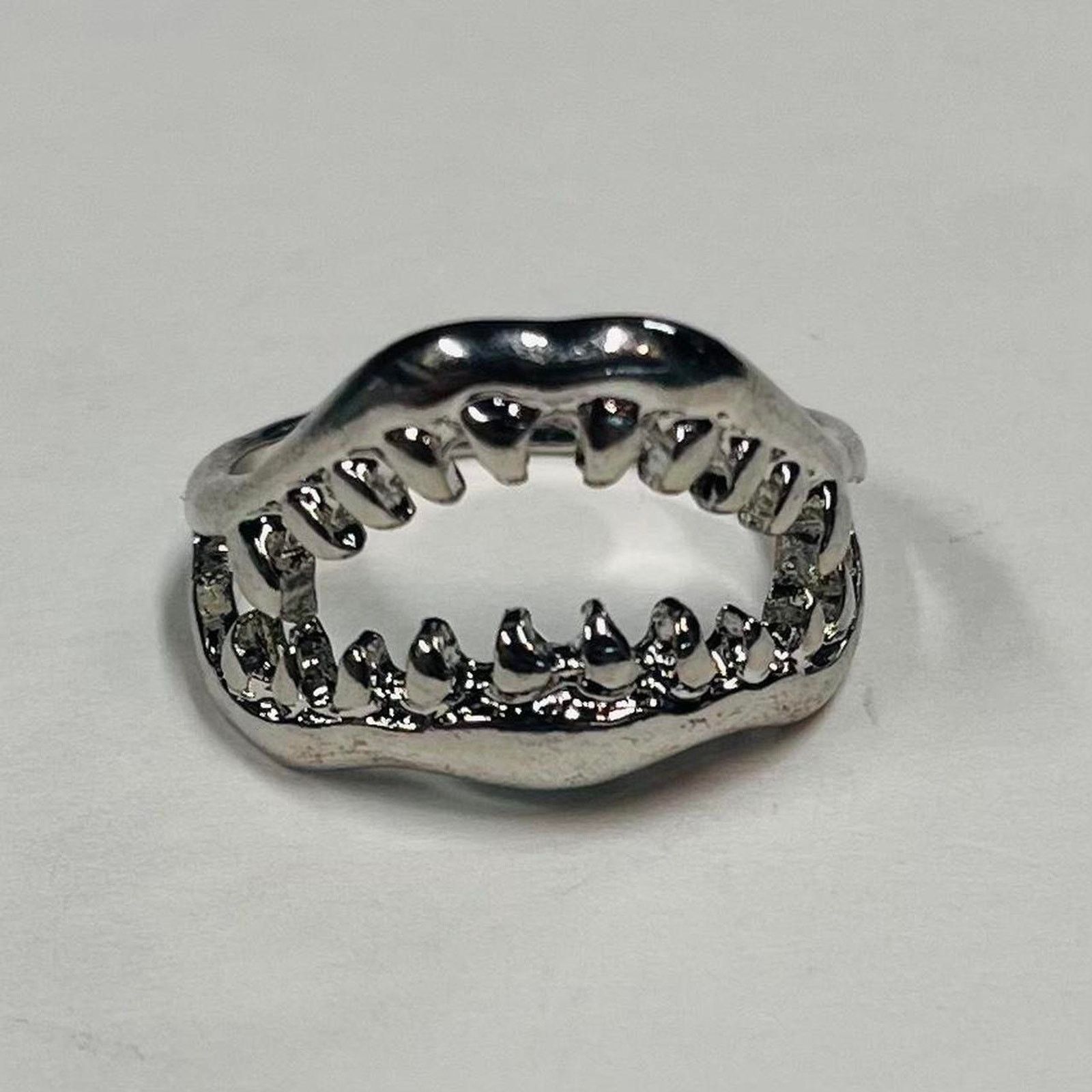 Vintage Y2k 2000s vintage style shark ring Size ONE SIZE - 2 Thumbnail