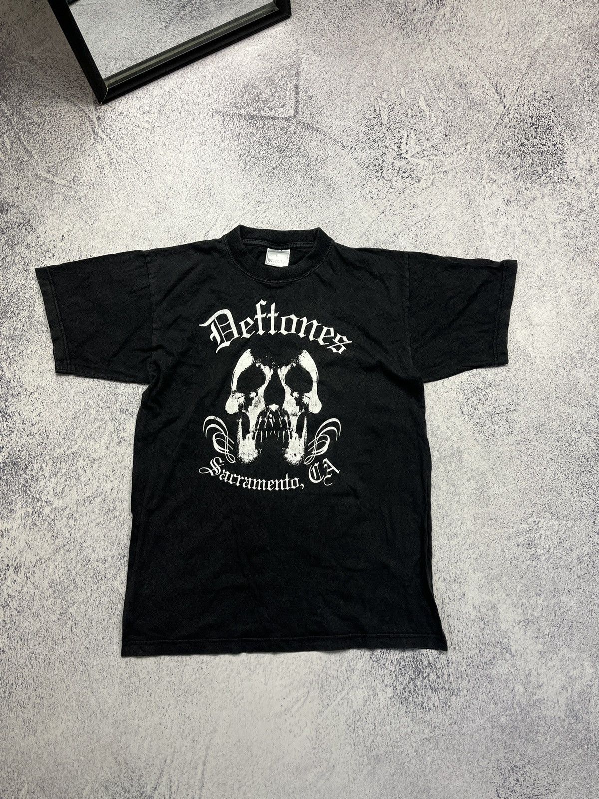 Band Tees Vintage Deftones 00’s Sacramento T-Shirt Rare Band Tee Y2k Size US S / EU 44-46 / 1 - 1 Thumbnail