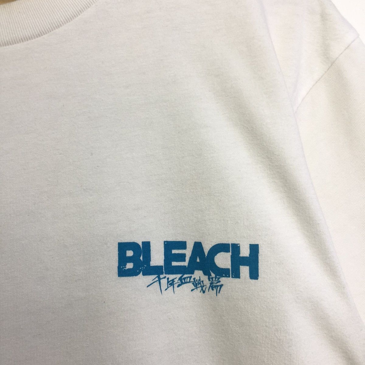 Uniqlo Bleach X Uniqlo Sternritter Lineup Grafiti Backhitt Tshirt Size US L / EU 52-54 / 3 - 6 Thumbnail
