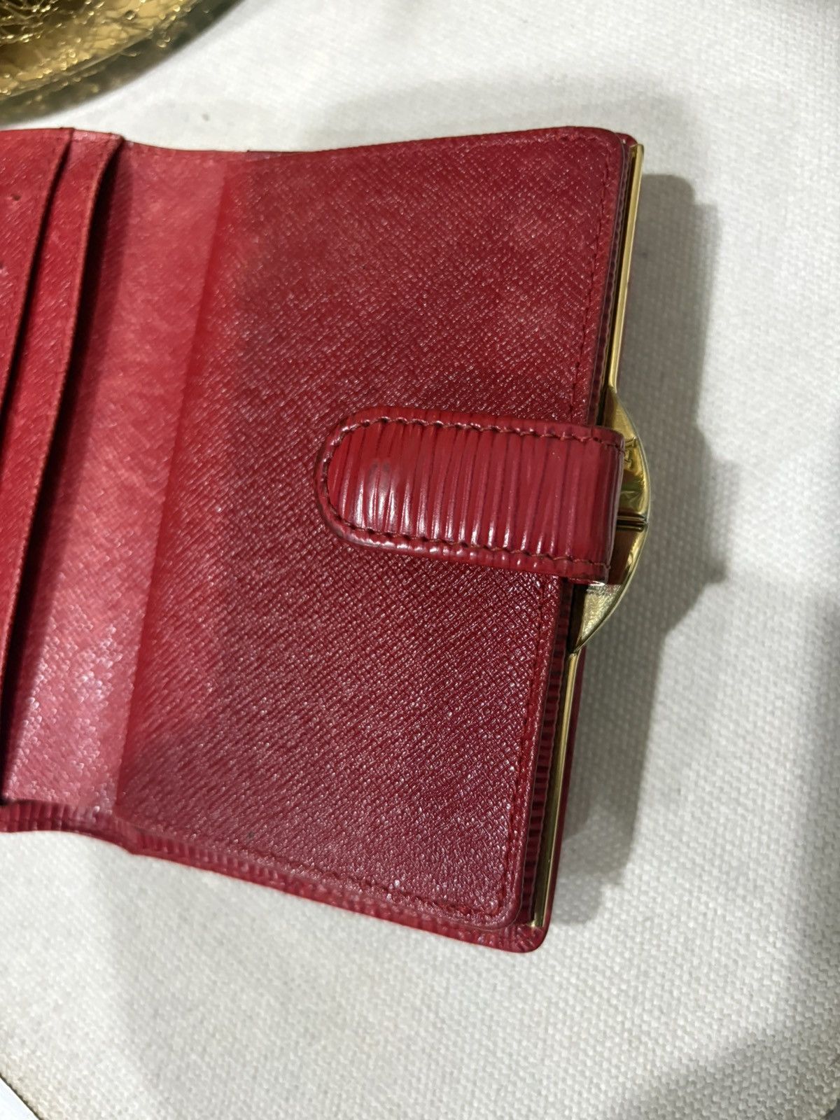 Louis Vuitton Louis Vuitton Red Epi Leather Kisslock Wallet Size ONE SIZE - 6 Thumbnail
