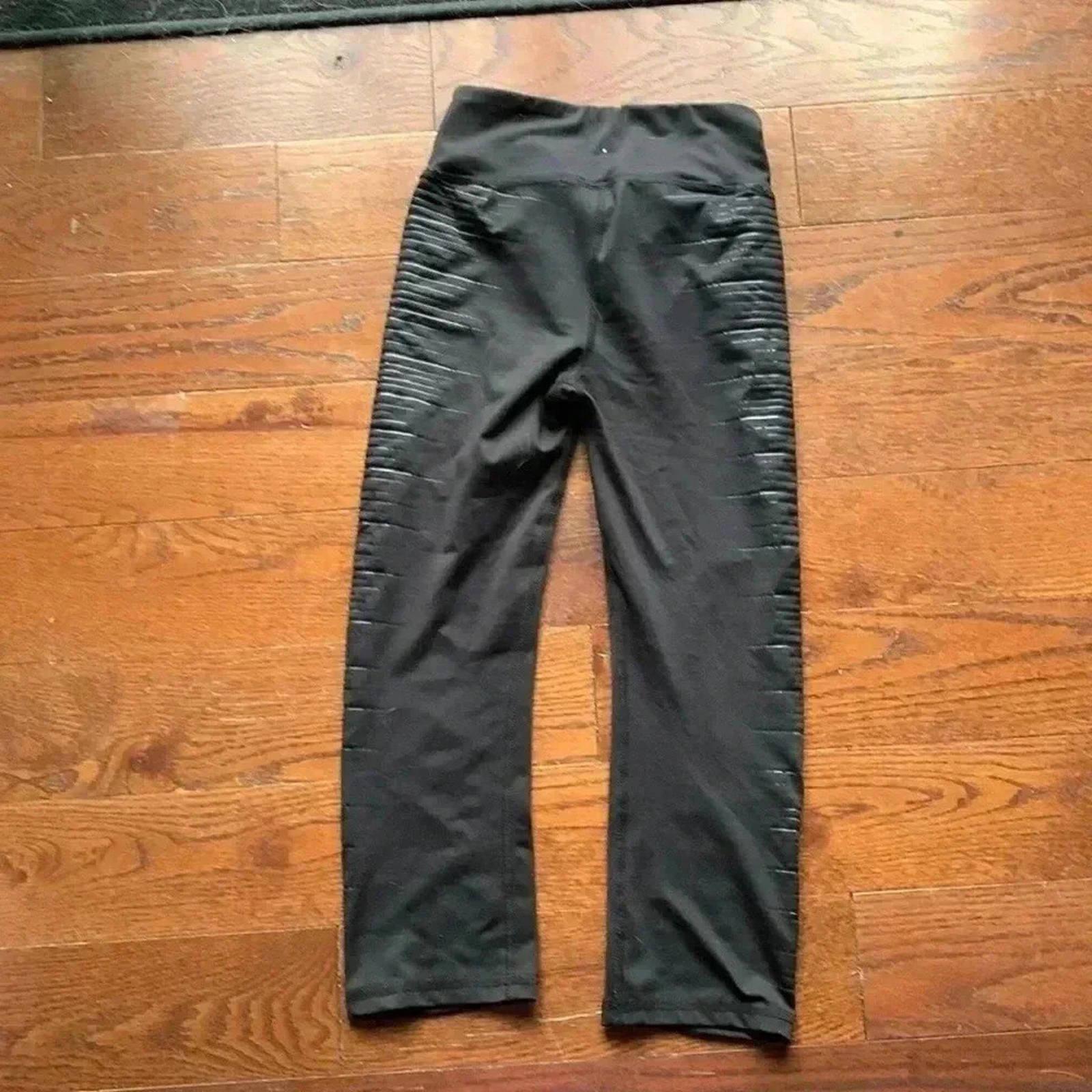 Designer Black three-quarter leggings Size 26" / US 2 / IT 38 - 1 Thumbnail