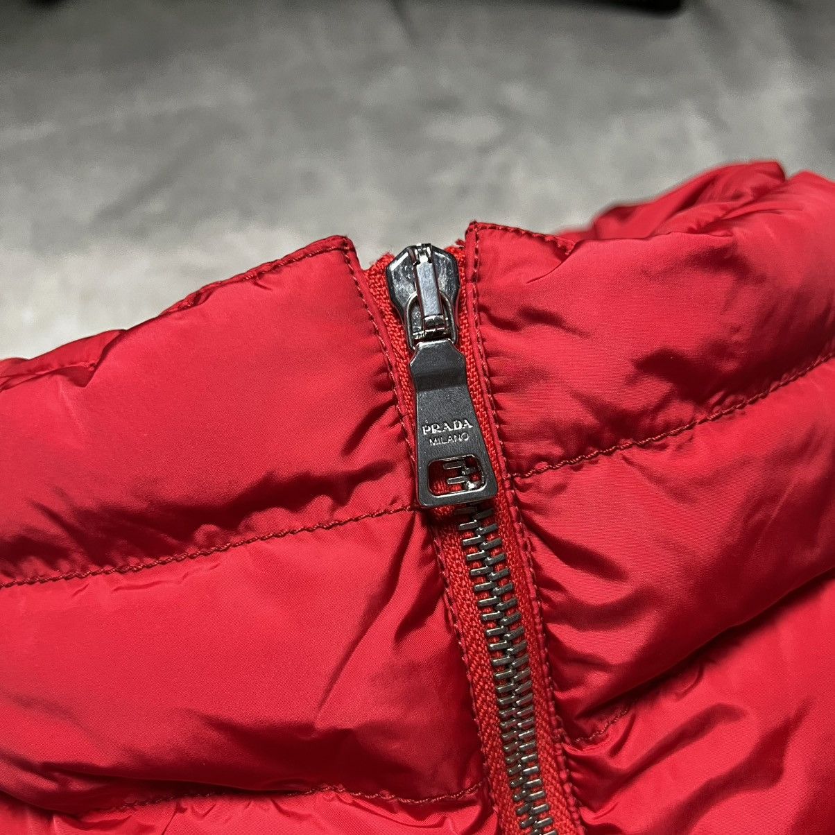 Prada Prada Down Puffer Vest Prada Re-Nylon Down Vest high end Size XS / US 0-2 / IT 36-38 - 6 Thumbnail