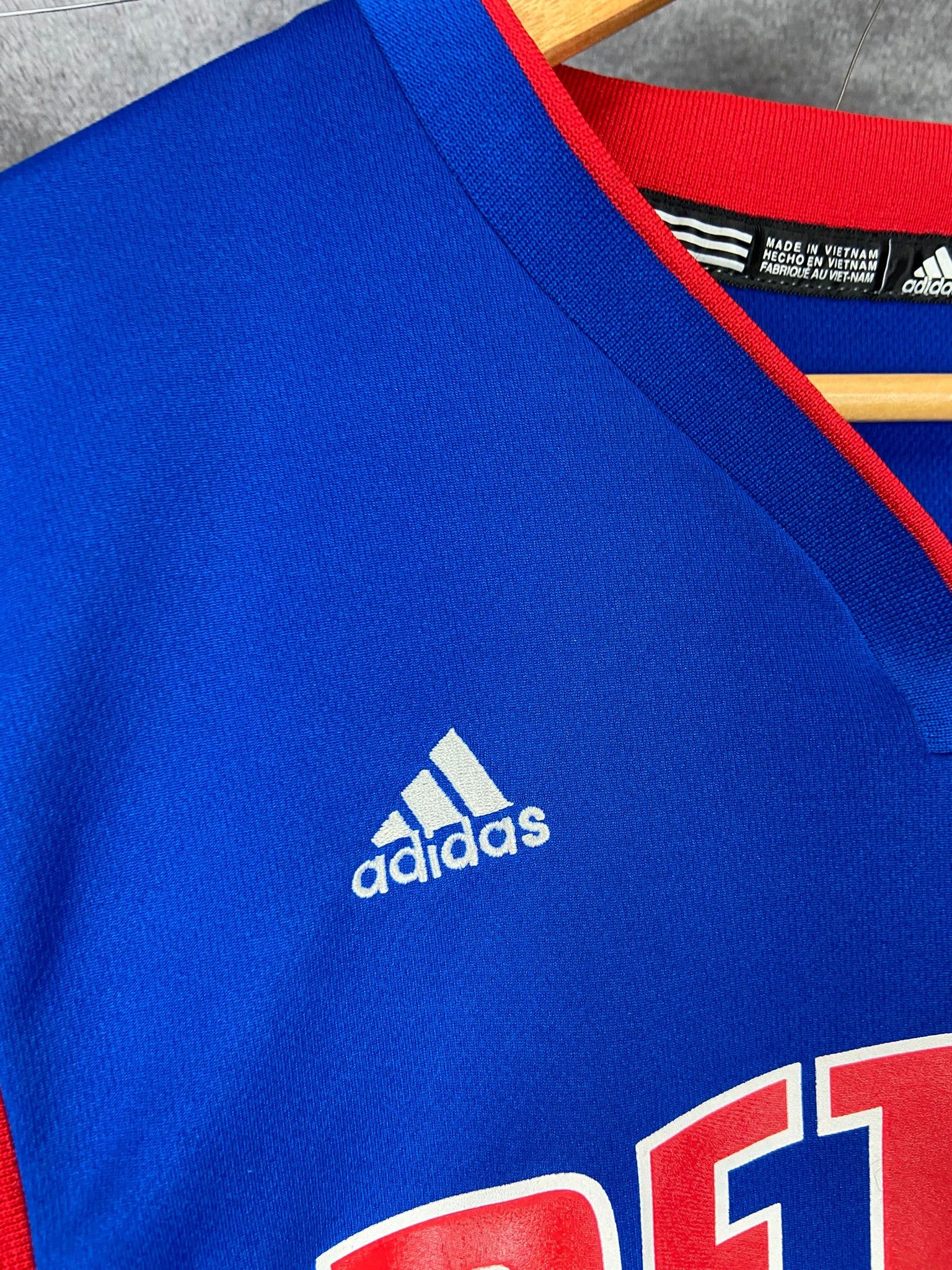 Adidas Pistons Grant Hill Jersey #33 Adidas NBA – Rare Size S Size US S / EU 44-46 / 1 - 3 Thumbnail