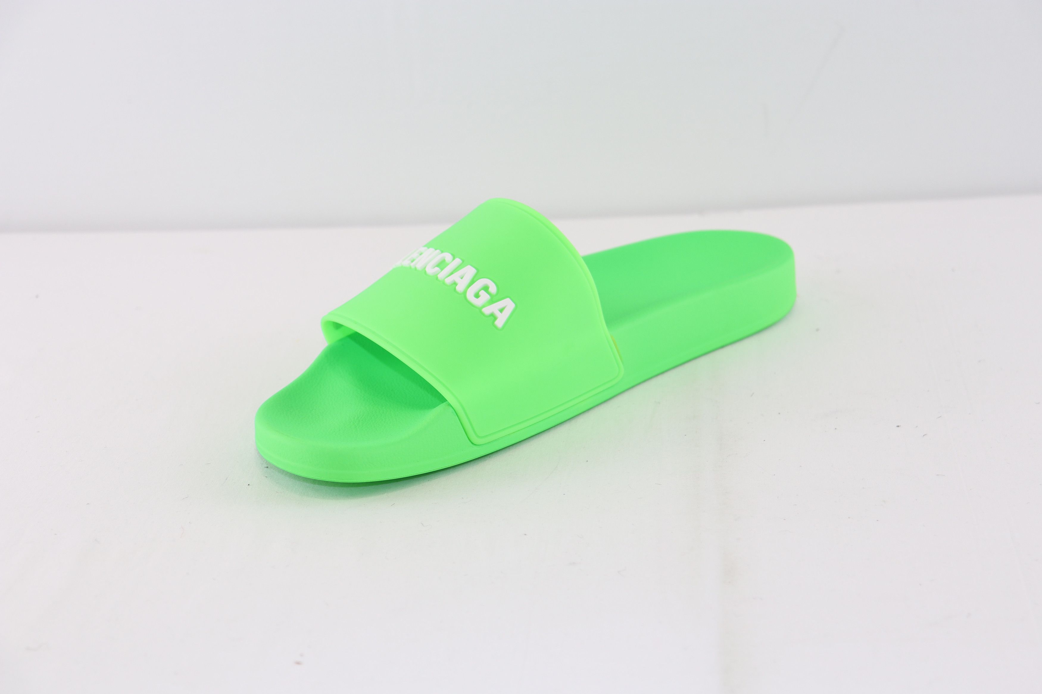Balenciaga o1rshd1 Rubber Logo Slides in Green Size US 12 / EU 45 - 3 Thumbnail