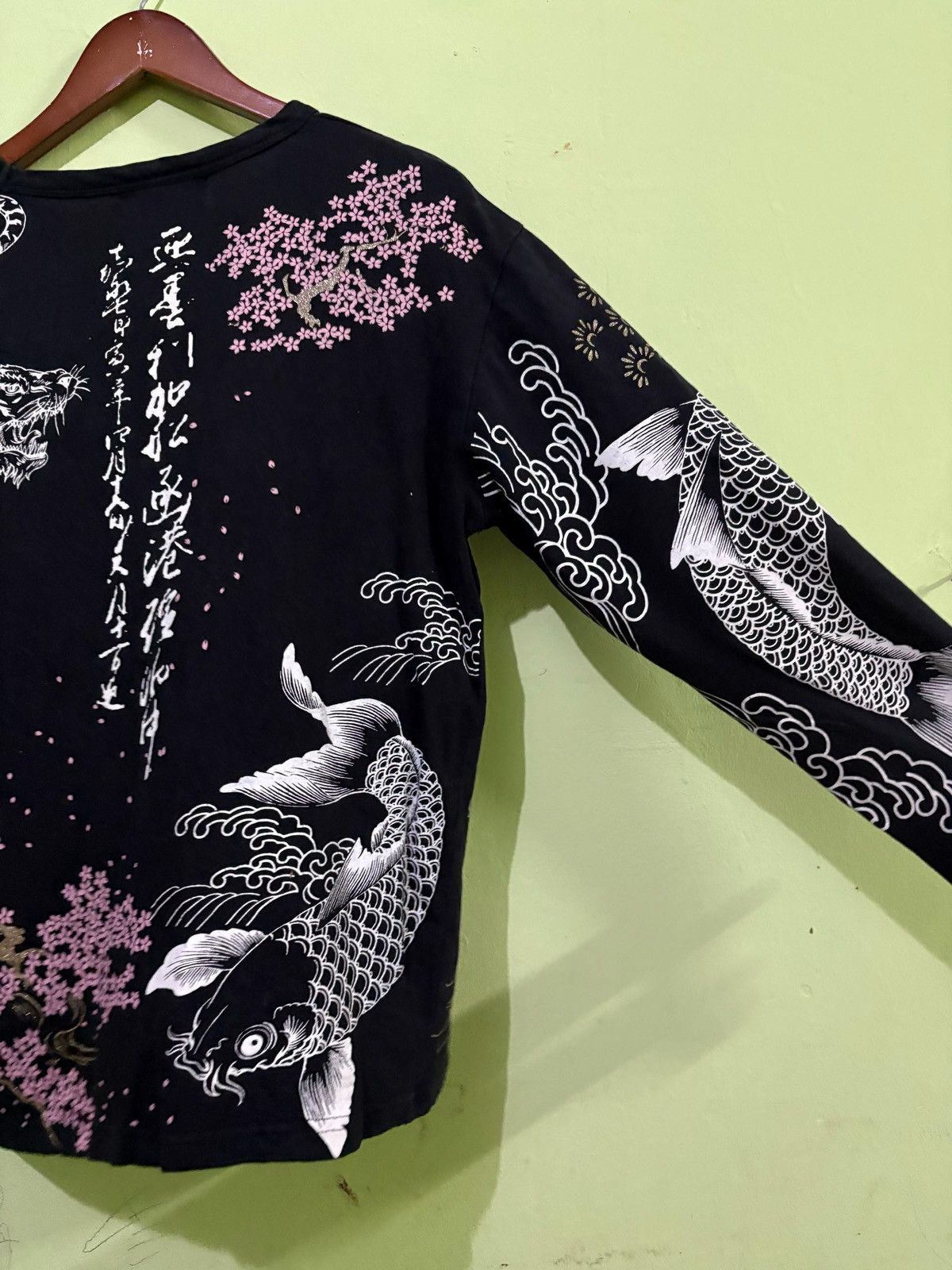 Japanese Brand Vintage Japanese Koi Fish And Tigers Long Sleeve Shirt Size US M / EU 48-50 / 2 - 6 Thumbnail