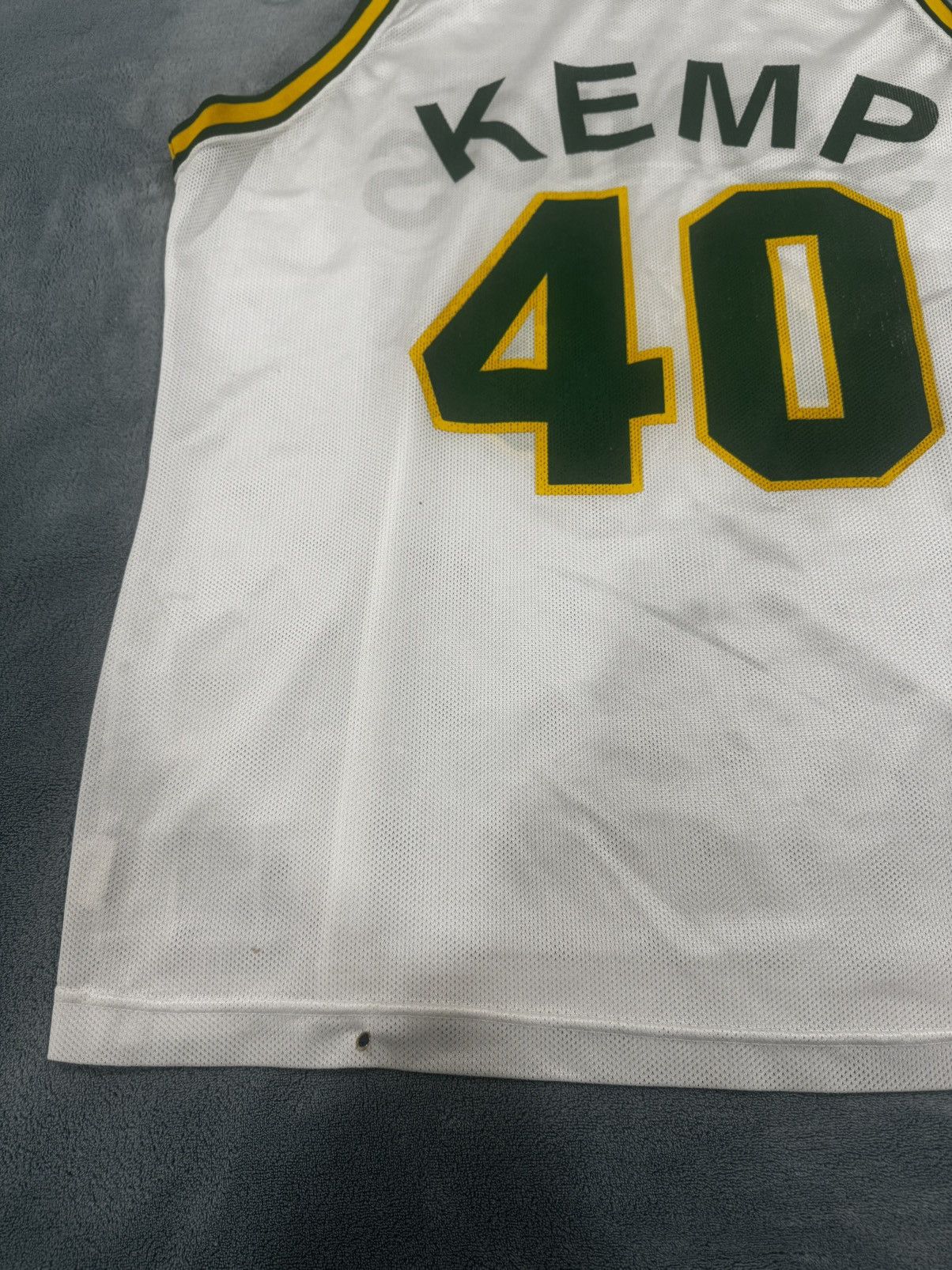 Champion Vintage Shawn kemp , Seattle SuperSonics Jersey Size US M / EU 48-50 / 2 - 6 Thumbnail