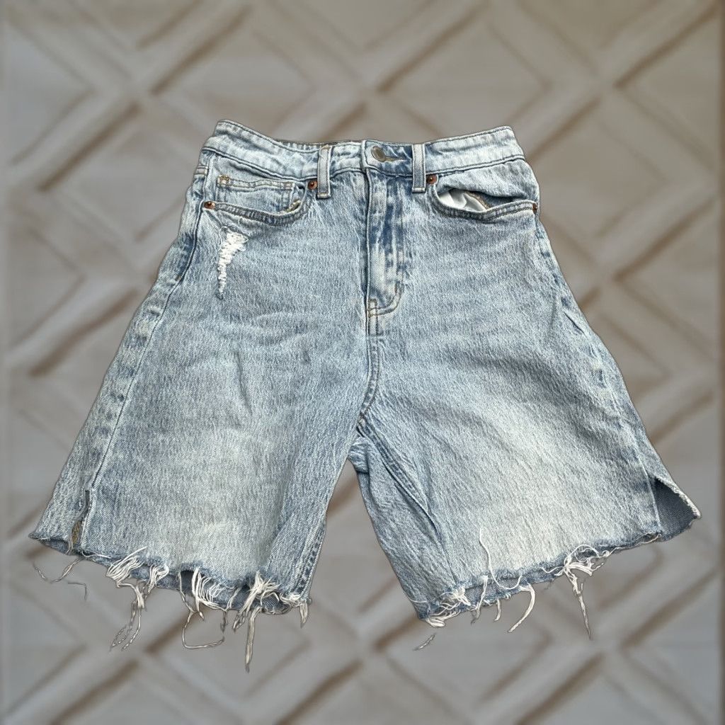 H&M H&M Distressed High Rise Denim Shorts Womens 2 Blue Light Wash Stretch Casual Size 26" / US 2 / IT 38 - 1 Thumbnail