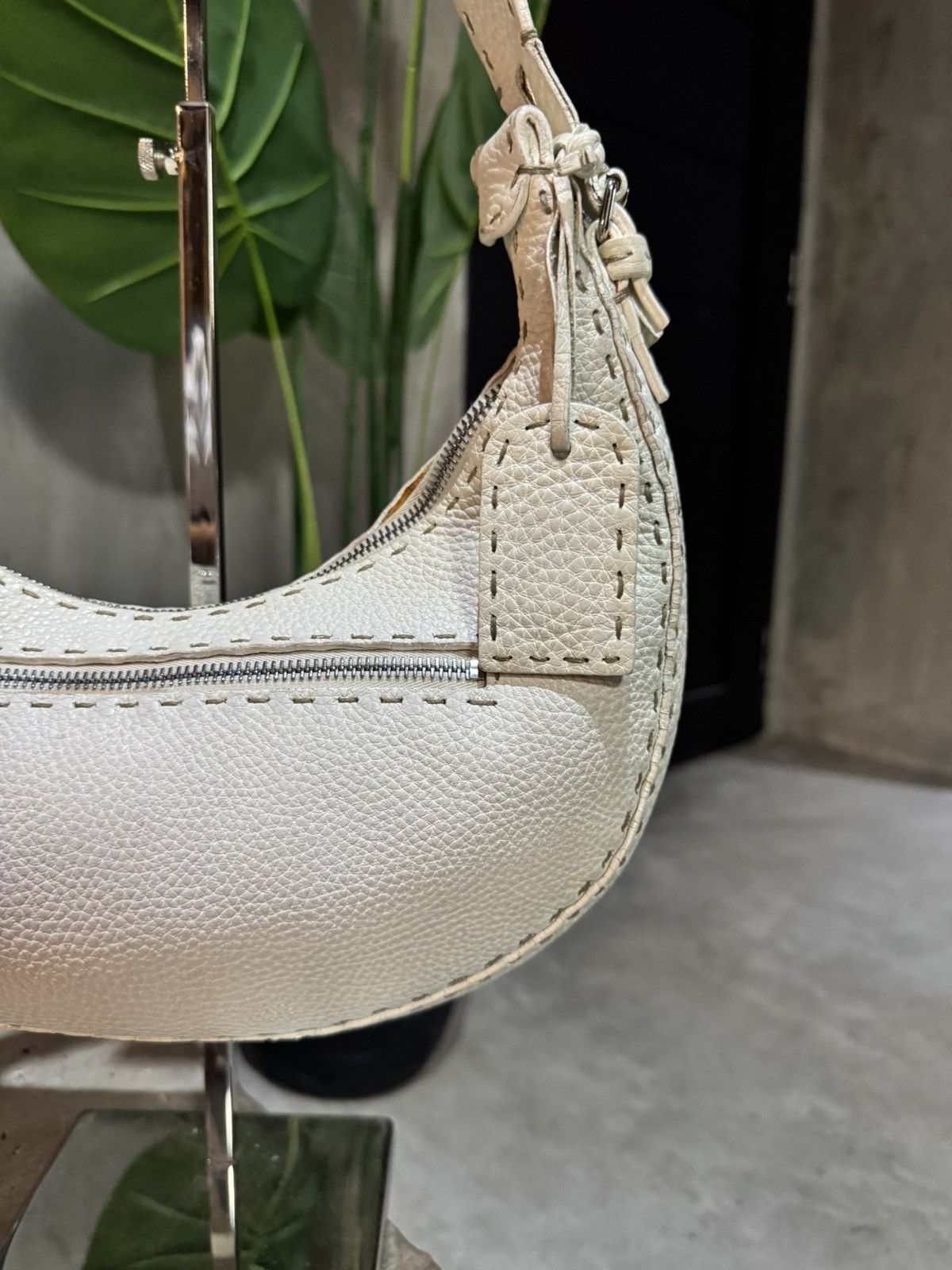 Fendi Fendi Selleria Hobo White Size ONE SIZE - 3 Thumbnail