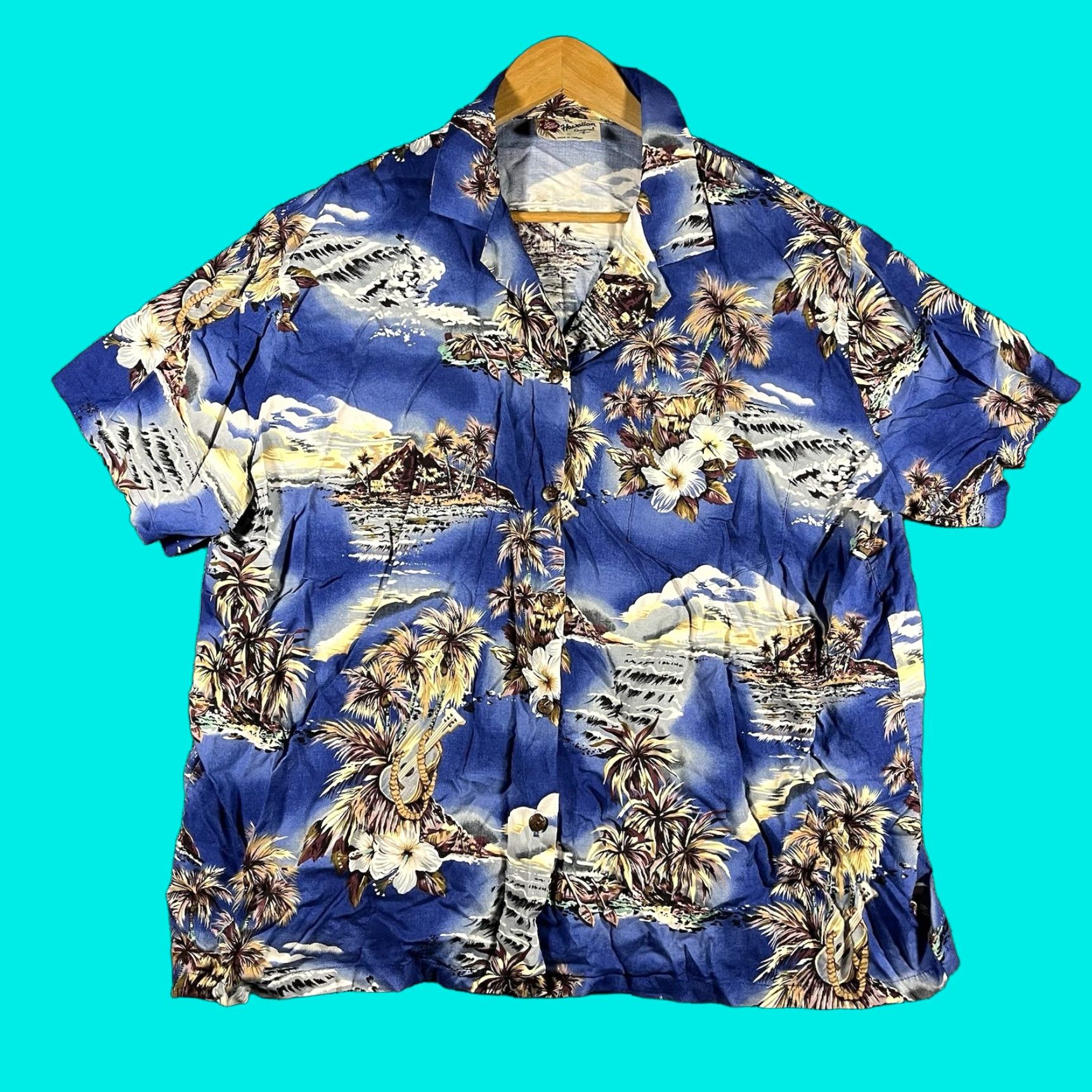 Hilo Hattie VINTAGE Hilo Hattie Shirt Blue Hawaiian Floral Button-Up Mens XL Regular Fit Size US XL / EU 56 / 4 - 1 Thumbnail