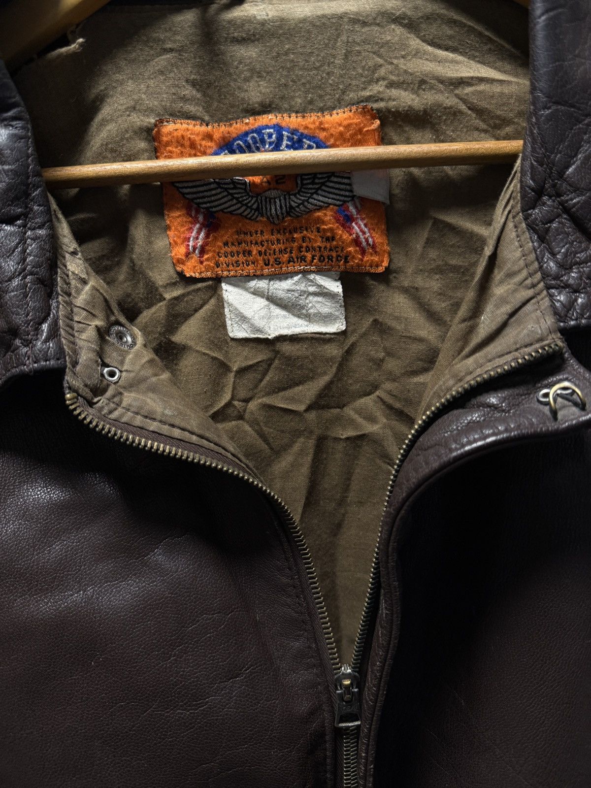 Vintage Vintage Cooper A-2 Leather Flight Jacket Size US M / EU 48-50 / 2 - 3 Thumbnail