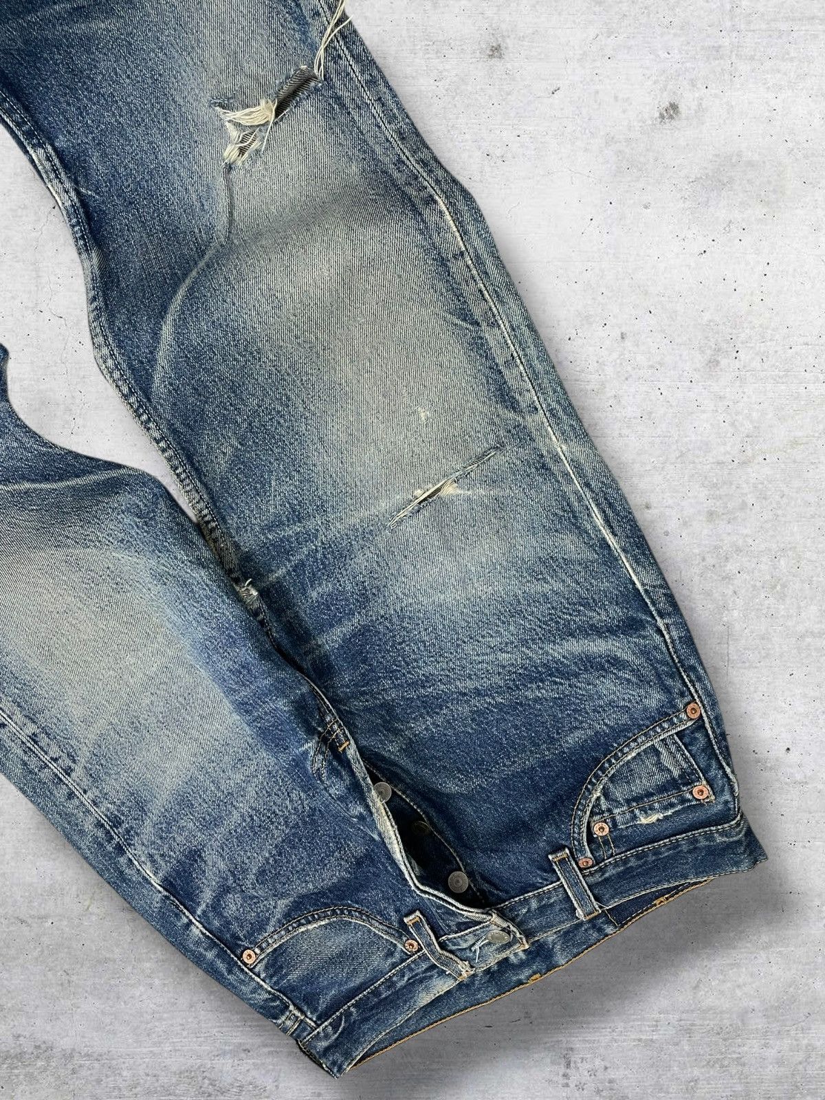 Levi's Vintage Clothing VINTAGE 501 LEVIS USA DESIGNER 90S RIPPED WHISKERING DENIM Size US 28 / EU 44 - 7 Thumbnail