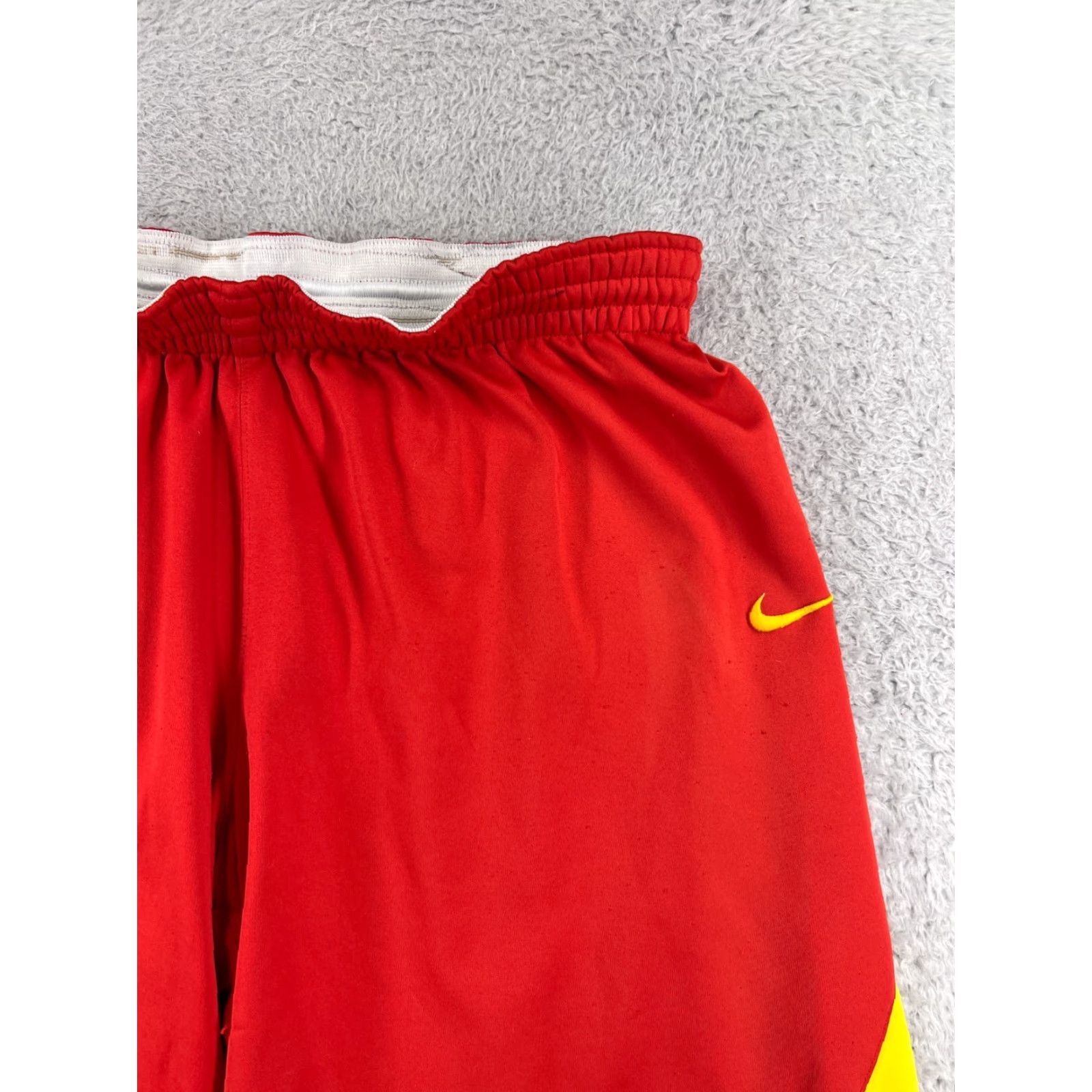 Nike Nike Shorts Mens Large Red Yellow 100% Polyester Basketball Swoosh Athletic Size US 33 - 6 Thumbnail