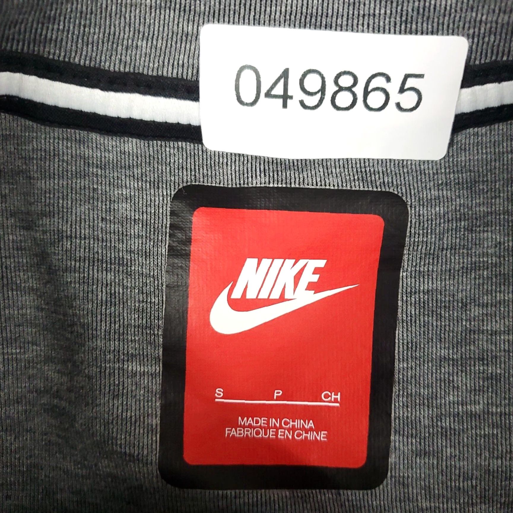 Nike Nike Sweater Mens Size Small Gray Pullover Casual Crew Neck Knit Logo Winter Sports Modern 90s (adjusted within constraints) Size US S / EU 44-46 / 1 - 8 Thumbnail