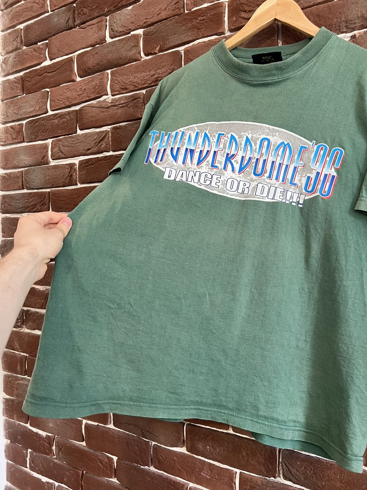 Band Tees Rare Vintage 1996 Thunderdome Dance Die Gabber Band Tshirt Size US L / EU 52-54 / 3 - 7 Thumbnail