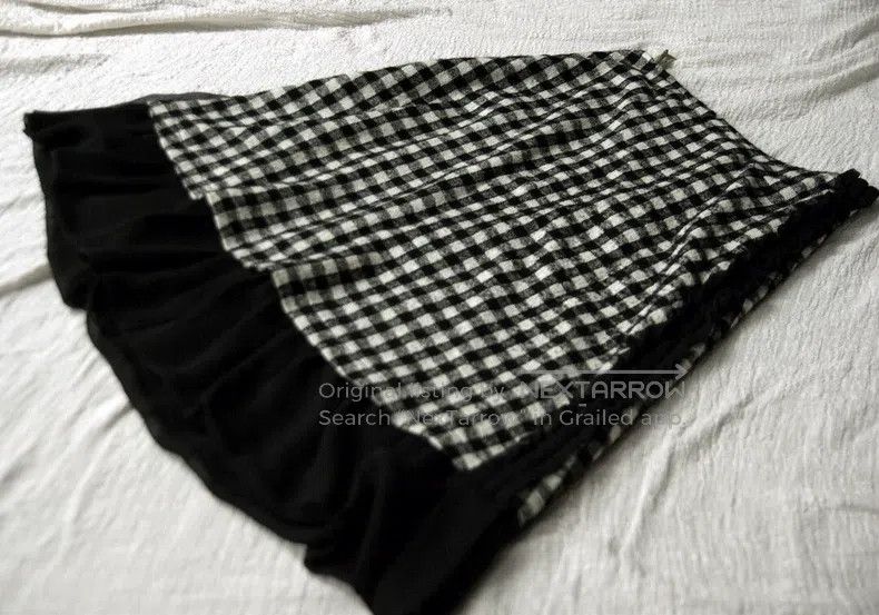 Comme des Garcons Comme Des Garcons size M Black and white checkered mesh ru Size 23" - 3 Thumbnail