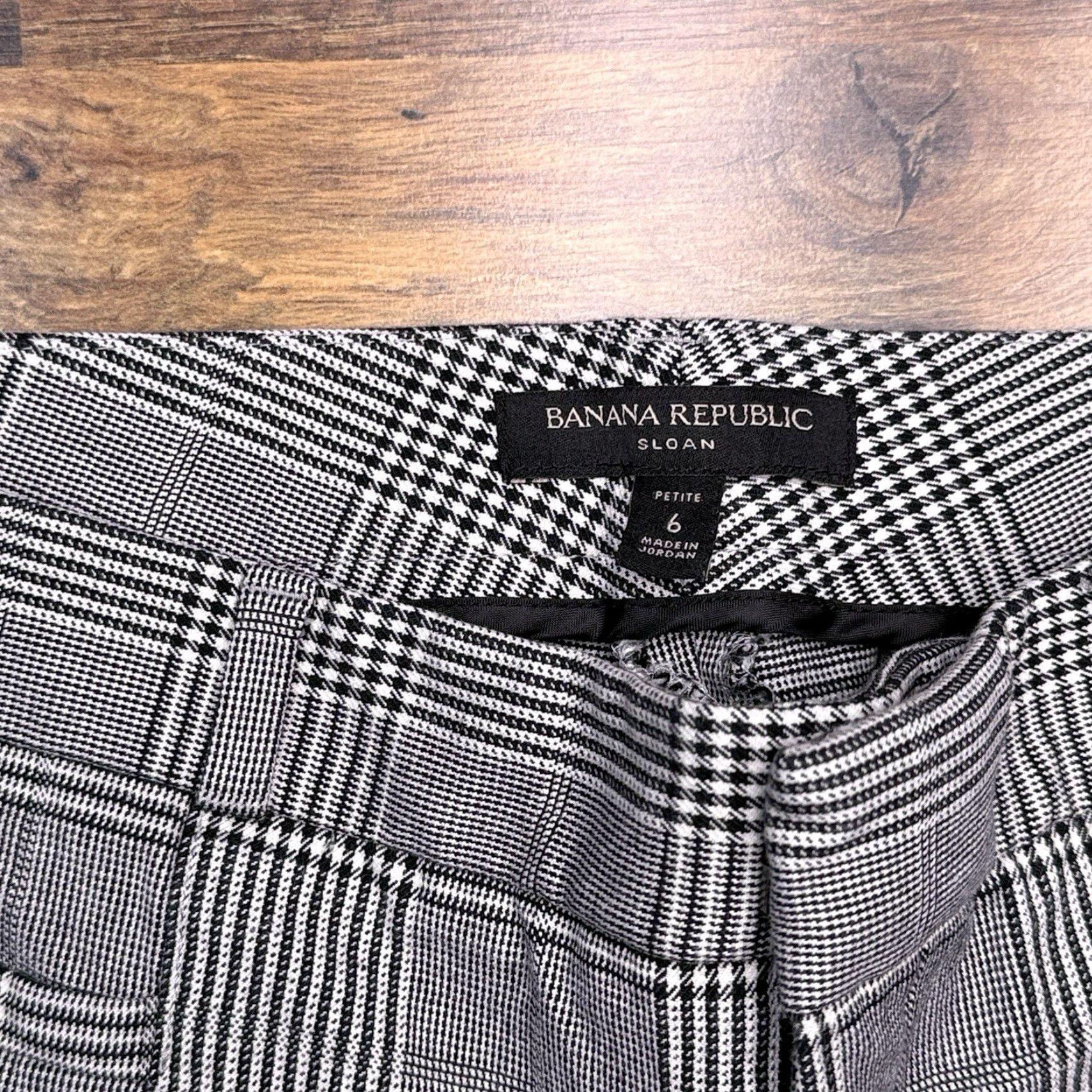 Banana Republic Banana Republic Sloan Pants Womens 6P Petite Mid Rise Cropped Plaid Houndstooth Black Tapered Leg 23 in Inseam Flat Front Pockets Stretch Size 28" / US 6 / IT 42 - 4 Thumbnail