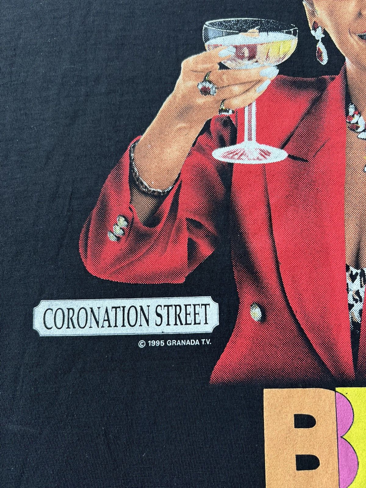 Vintage Vintage 1995 Coronation Street Absolutely Bet TV Show Tee Size US XL / EU 56 / 4 - 5 Thumbnail