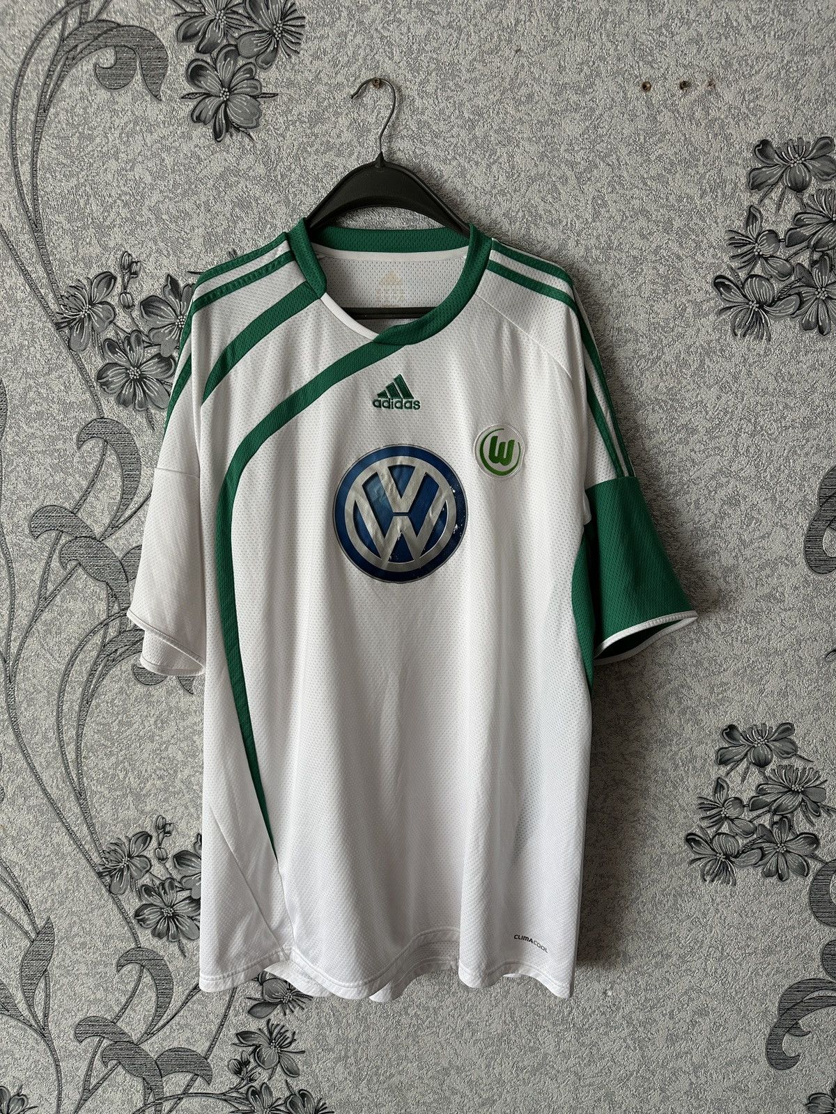 Adidas Wolfsburg 2009 2010 home shirt jersey 11 soccer football kit Size US XL / EU 56 / 4 - 1 Thumbnail
