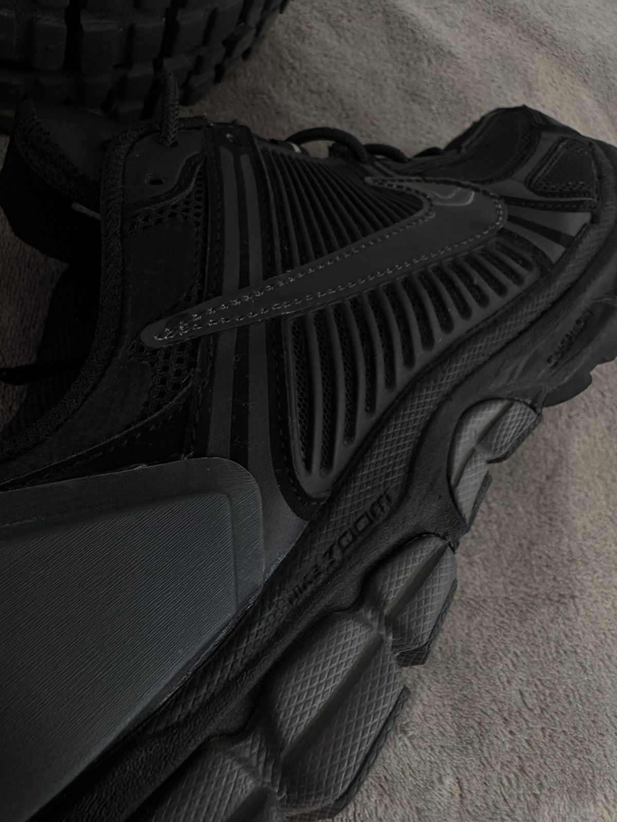 A-COLD-WALL* × Nike Nike Vomero ACW Size US 8.5 / EU 41-42 - 4 Thumbnail