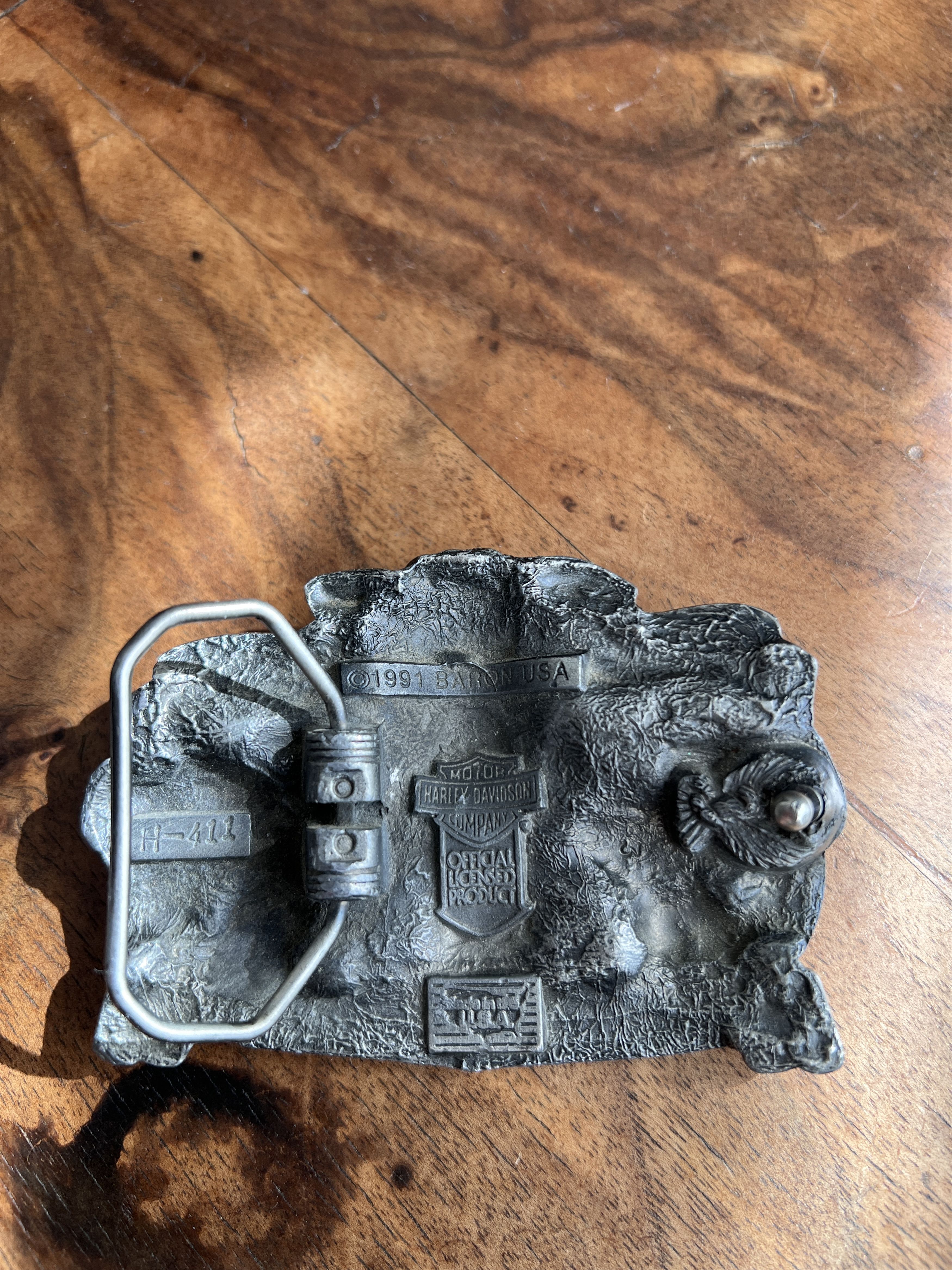 Harley Davidson Rare! 1991 vintage USA Harley Davidson Hog Toys belt buckle Size ONE SIZE - 5 Thumbnail