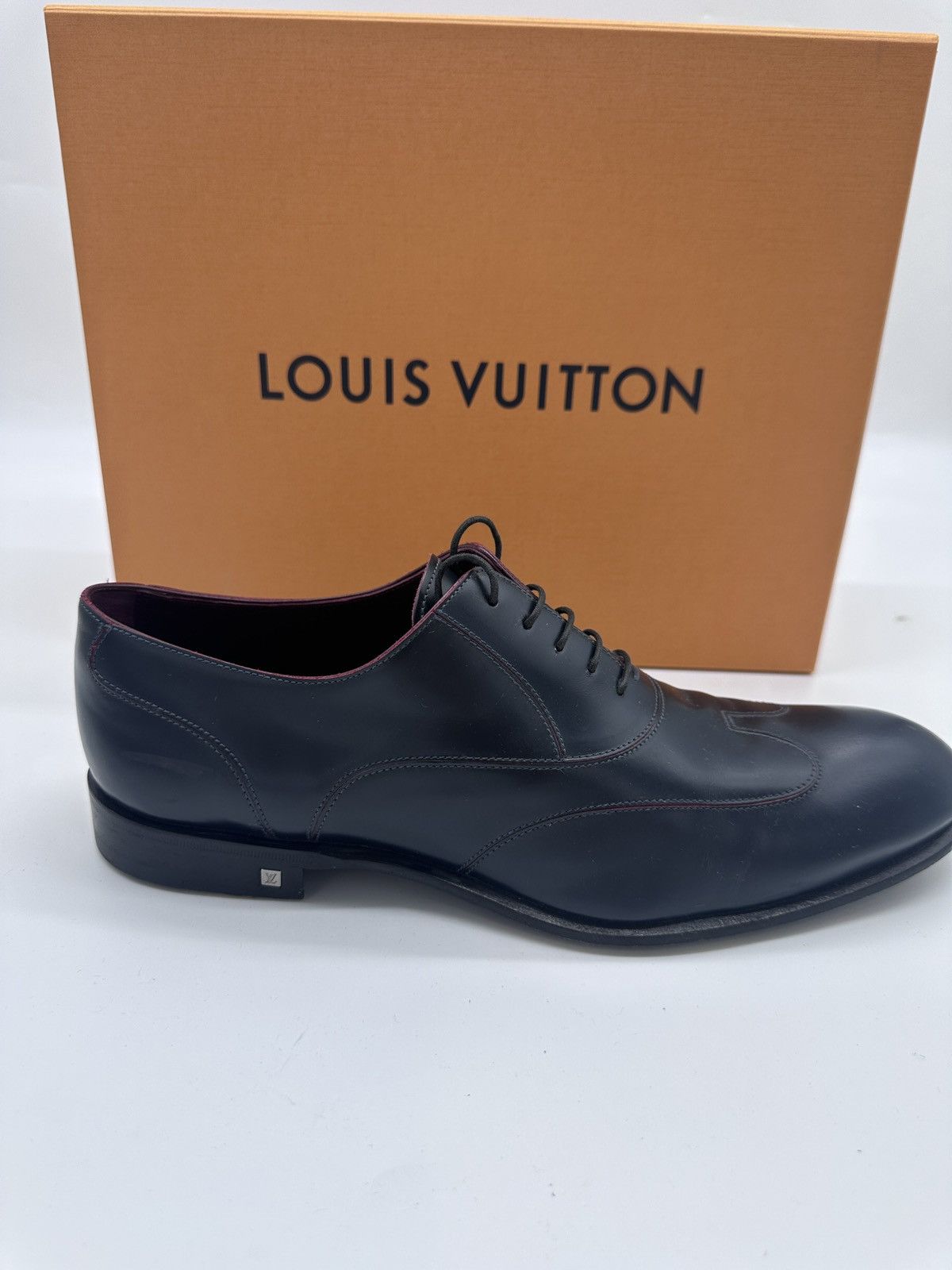 Louis Vuitton Louis Vuitton Navy Oxford Derby Shoes 9.5 LV 10.5 USA Navy Size US 9.5 / EU 42-43 - 1 Thumbnail
