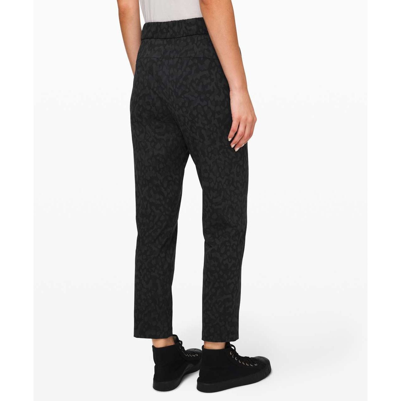 Lululemon Lululemon On the Fly 7/8 Pant Formation Camo Deep Coal Gray Size 32" / US 10 / IT 46 - 11 Thumbnail