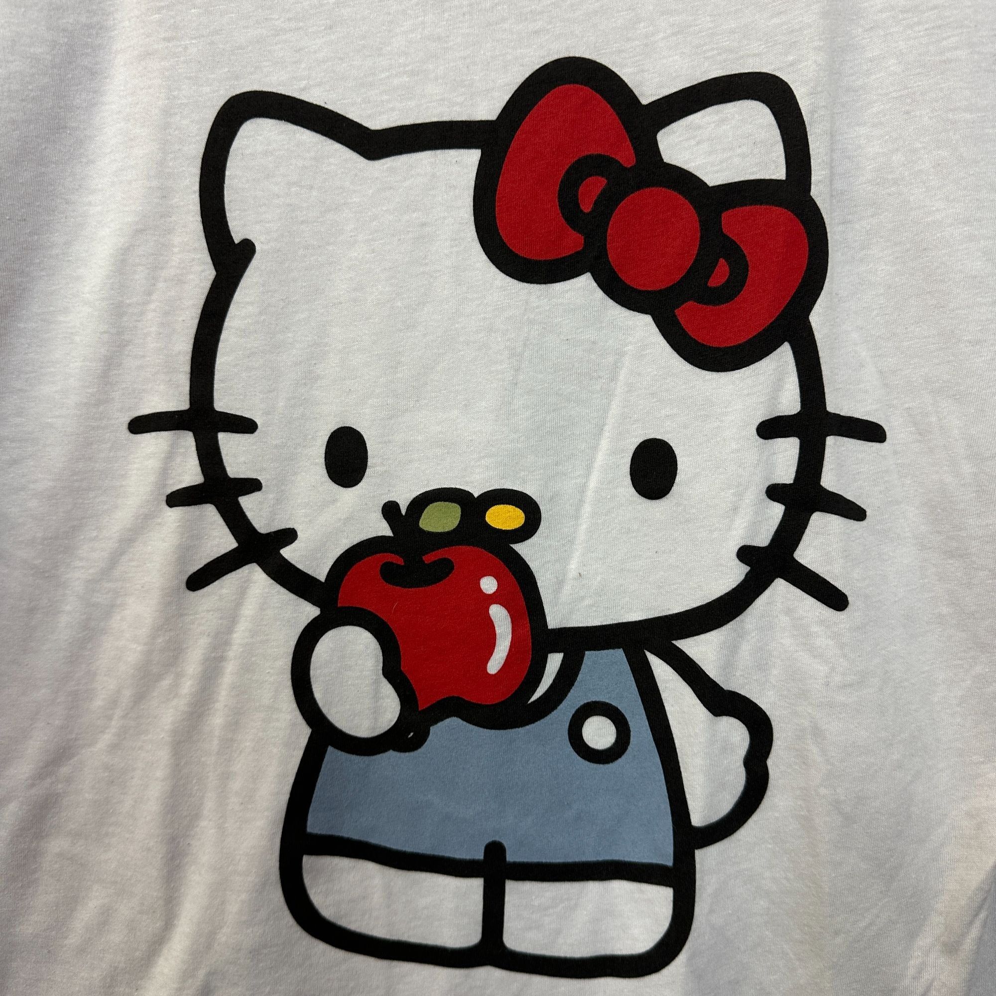 Disney Hello Kitty Eating an Apple Kawaii Sanrio Anime Crop Top L Size L / US 10 / IT 46 - 2 Thumbnail