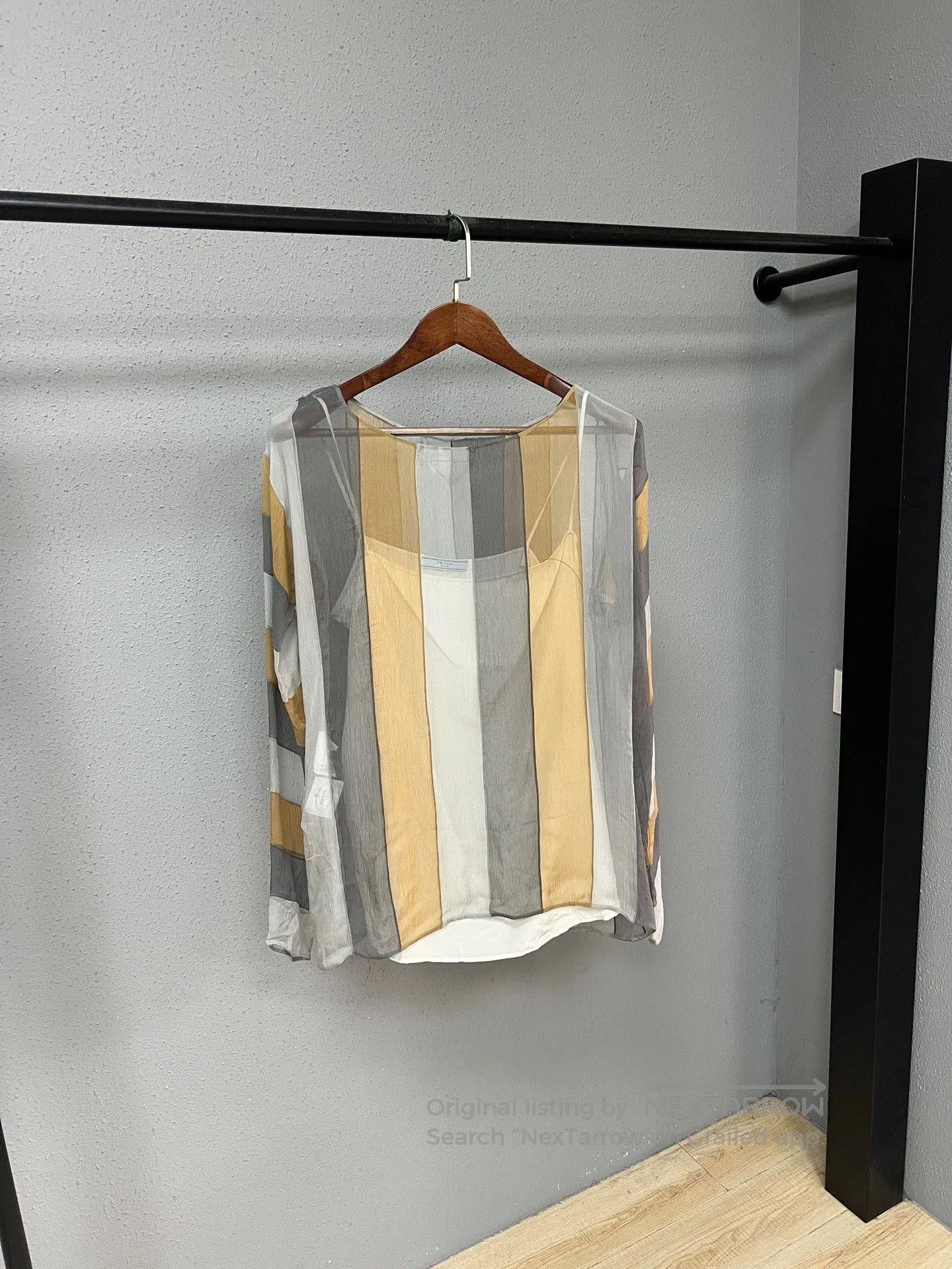 Prada Prada Silk Blouse. Size M / US 6-8 / IT 42-44 - 1 Thumbnail