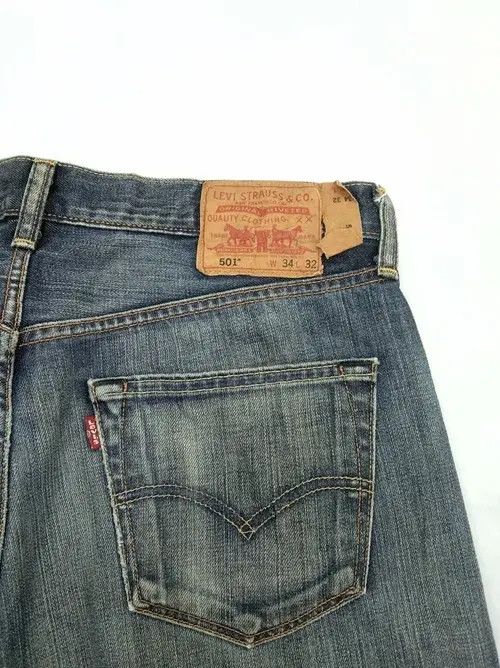 Levi's Vintage Levi's 501 Faded Blue Distressed Jeans 34x31 Size US 34 / EU 50 - 4 Thumbnail