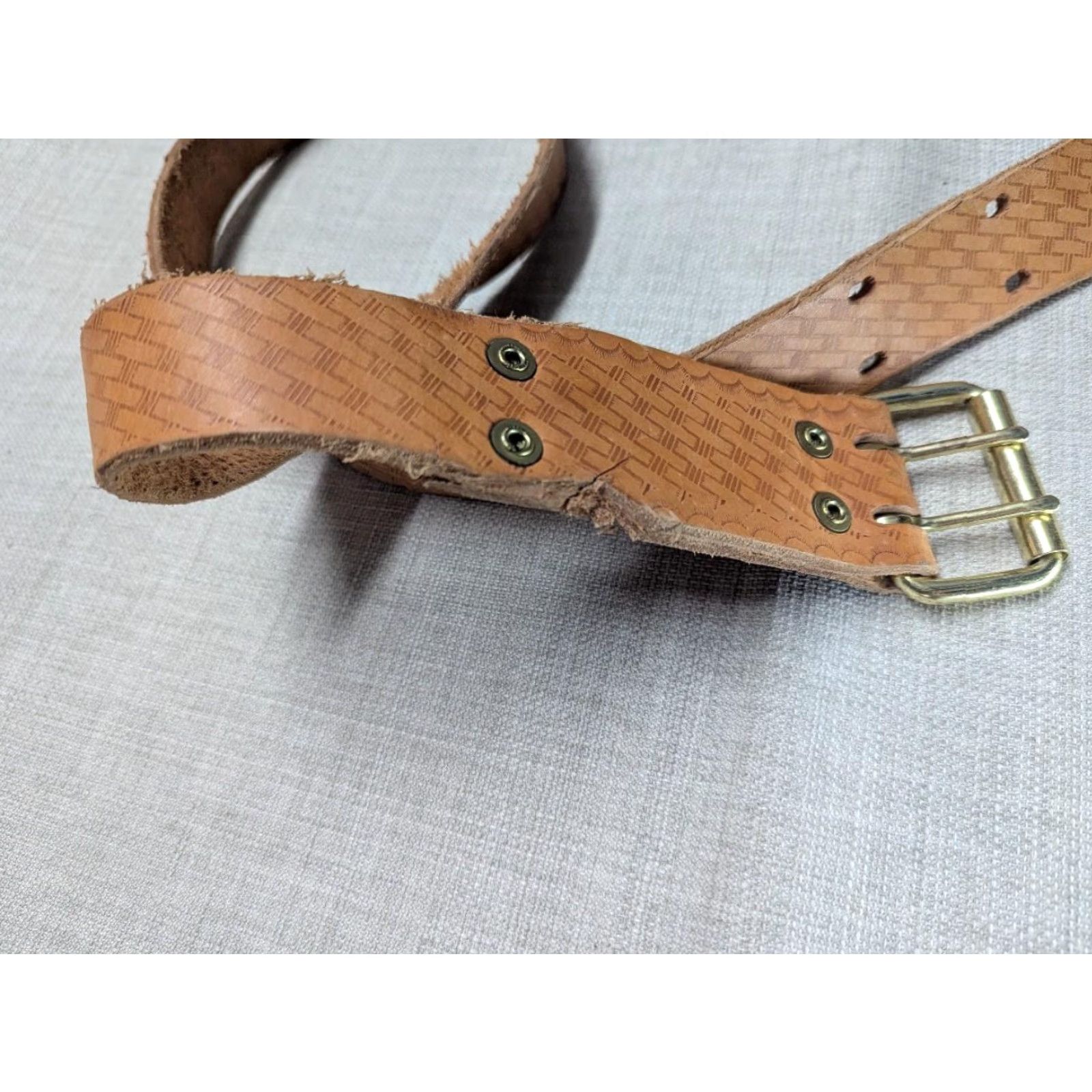 Vintage VINTAGE construction belt Tooled Brown Cowhide Leather 38 Belt Mens 2" wide, 44" total length, 34-42" holes Size 38 - 2 Thumbnail