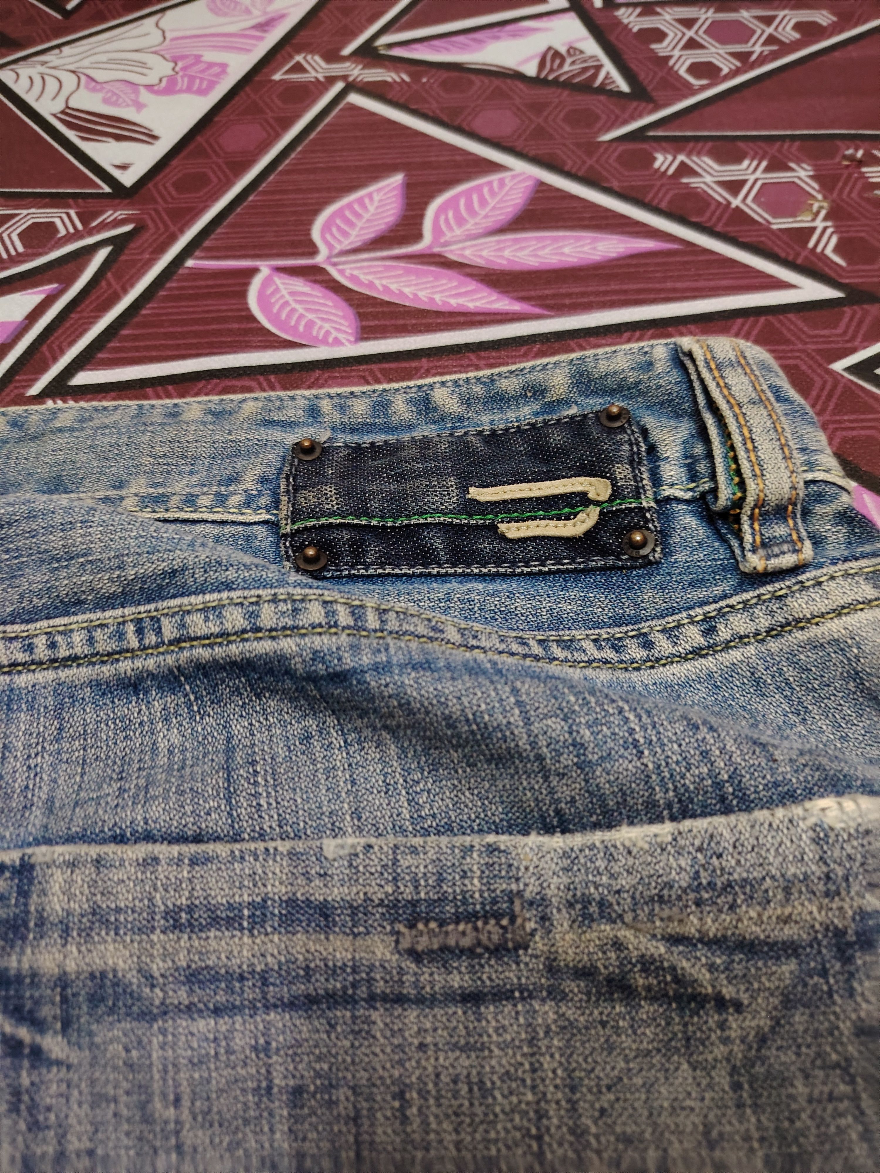Who Decides War Vtg Diesel Industry Flared Distressed jeans Denim Size US 31 - 17 Thumbnail
