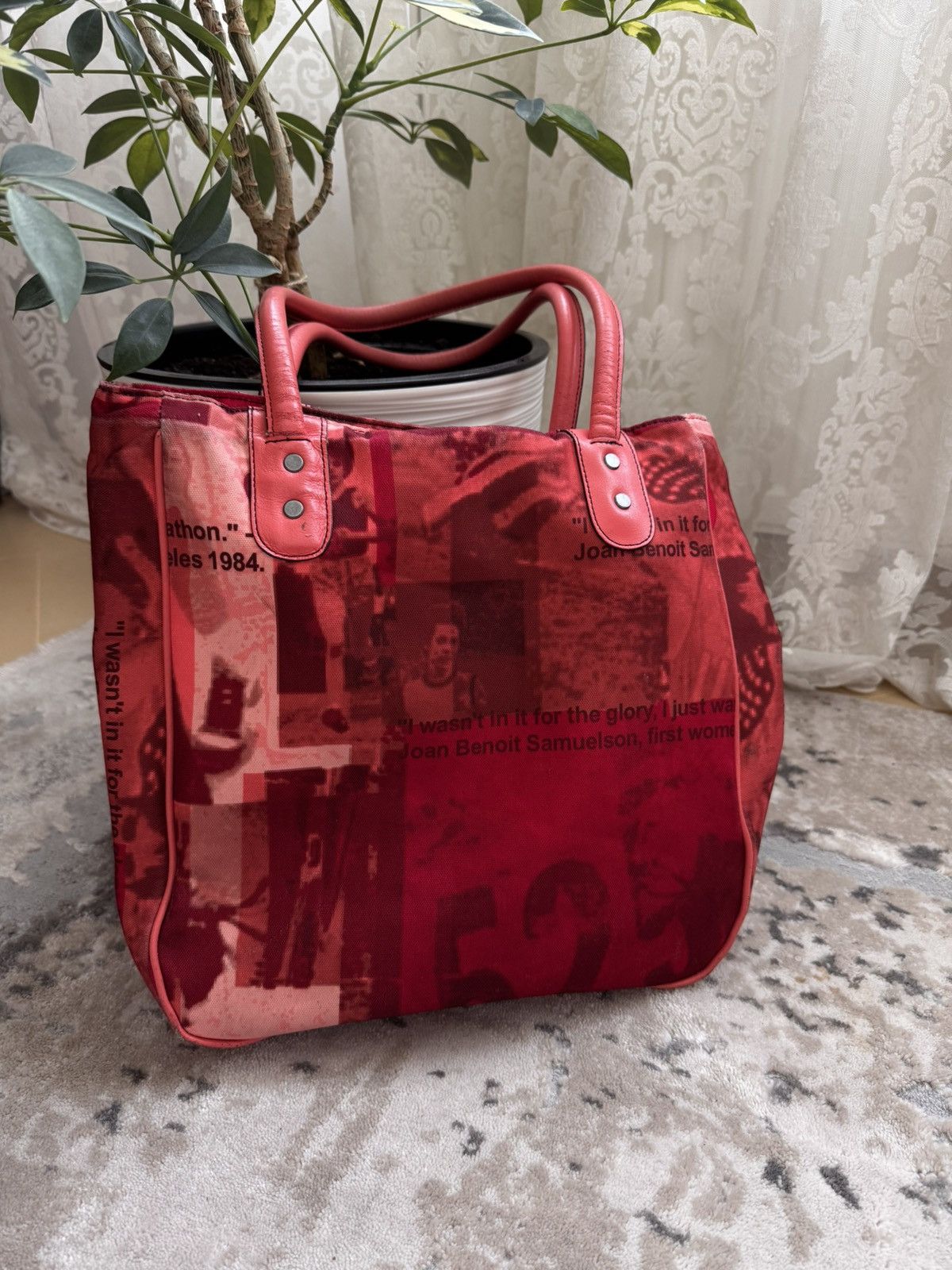 Nike Vintage Nike Bag Red Art Print Limited Canvas Shoulder Bag Size ONE SIZE - 8 Thumbnail