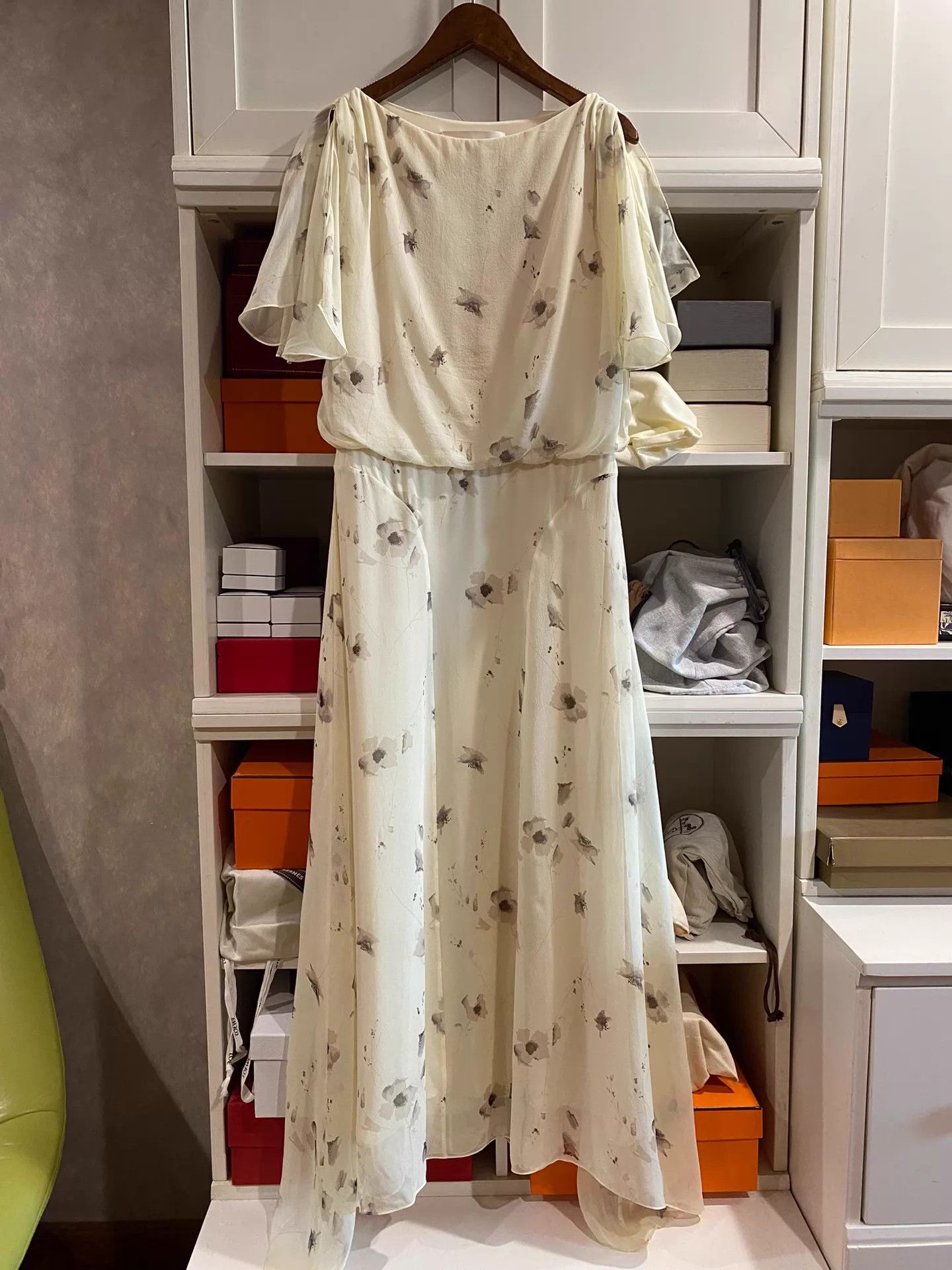Celine CELINE Asymmetric Hem Light Dress Size 36 Elegant Size XS / US 0-2 / IT 36-38 - 1 Thumbnail