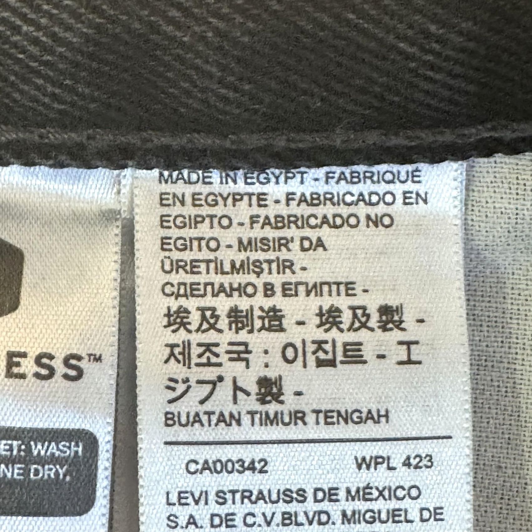 Levi's VINTAGE Levis 505 Jeans Mens 38x32 Black Regular Fit Straight Leg Denim Zip Fly Size US 38 / EU 54 - 4 Thumbnail
