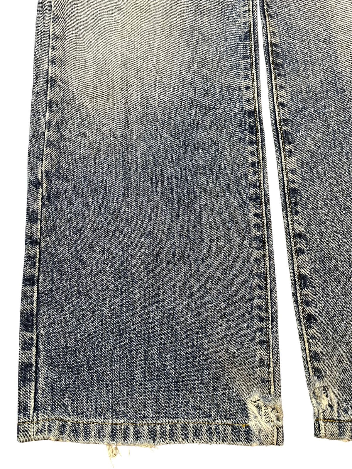 Uniqlo Vintage Japanese Uniqlo Blue Faded Wash Distress Loose Jeans Size US 33 - 7 Thumbnail