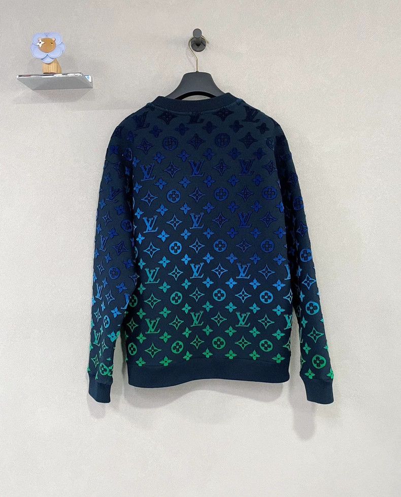 Louis Vuitton Louis Vuitton Full logo gradient sweatshirt Size US XL / EU 56 / 4 - 2 Thumbnail