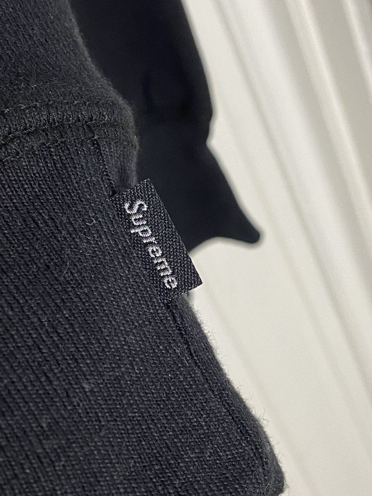 Kaws × Supreme New Supreme KAWS Chalk Logo Hooded Black Rare Size L Size US L / EU 52-54 / 3 - 3 Thumbnail