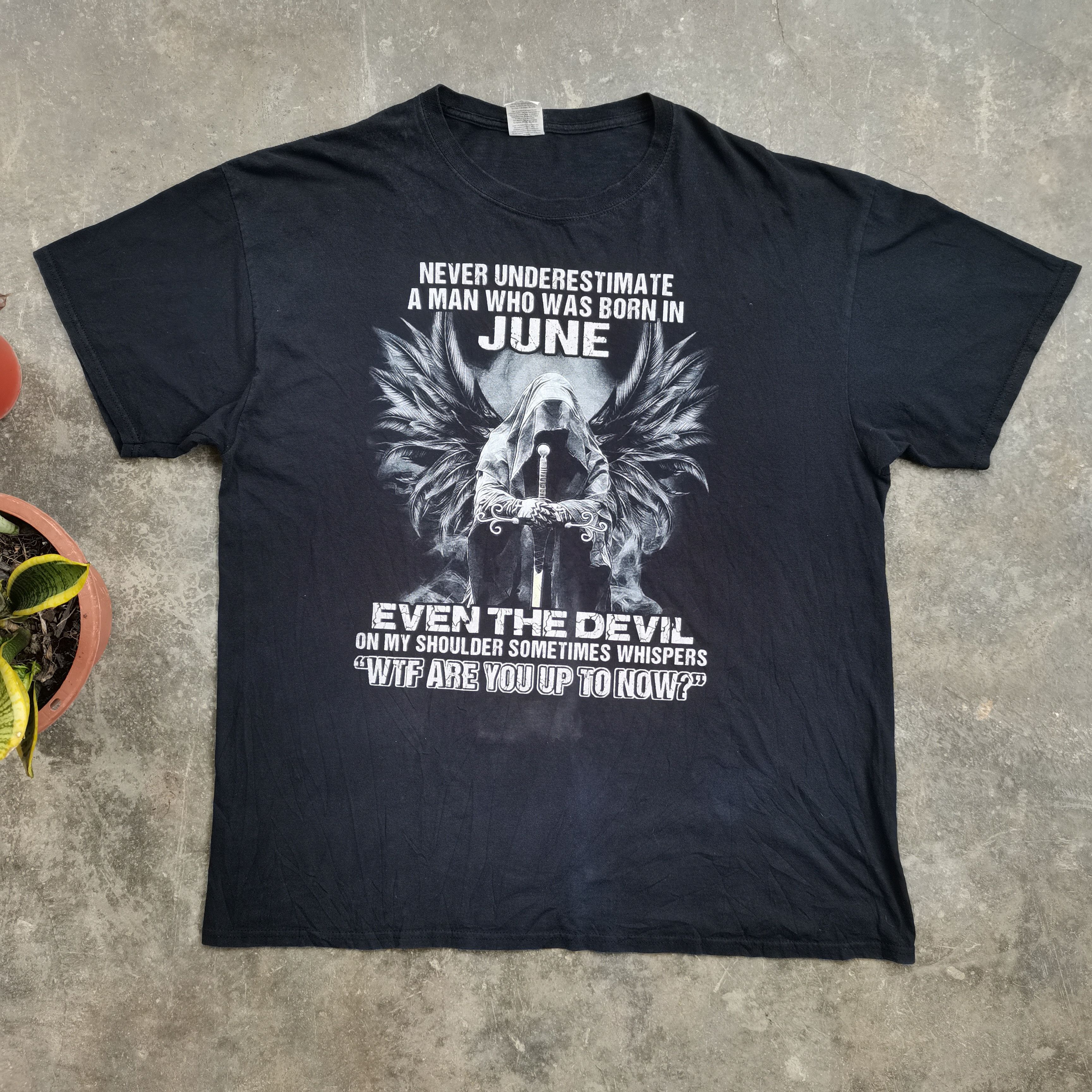 Fruit Of The Loom × Vintage Vintage Fruit Of The Loom Black Tee Size XL Size US XL / EU 56 / 4 - 1 Thumbnail