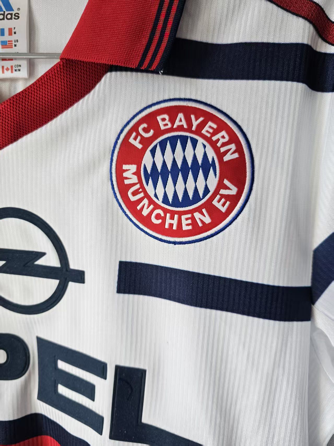 Other 1998 2001 Bayern Munich Jersey Away Size US M / EU 48-50 / 2 - 3 Thumbnail