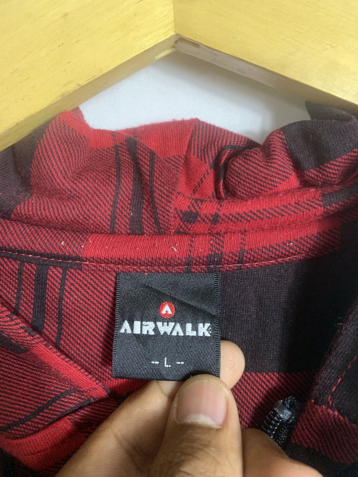Japanese Brand Airwalk Doublelayer Zip style Size US M / EU 48-50 / 2 - 9 Thumbnail