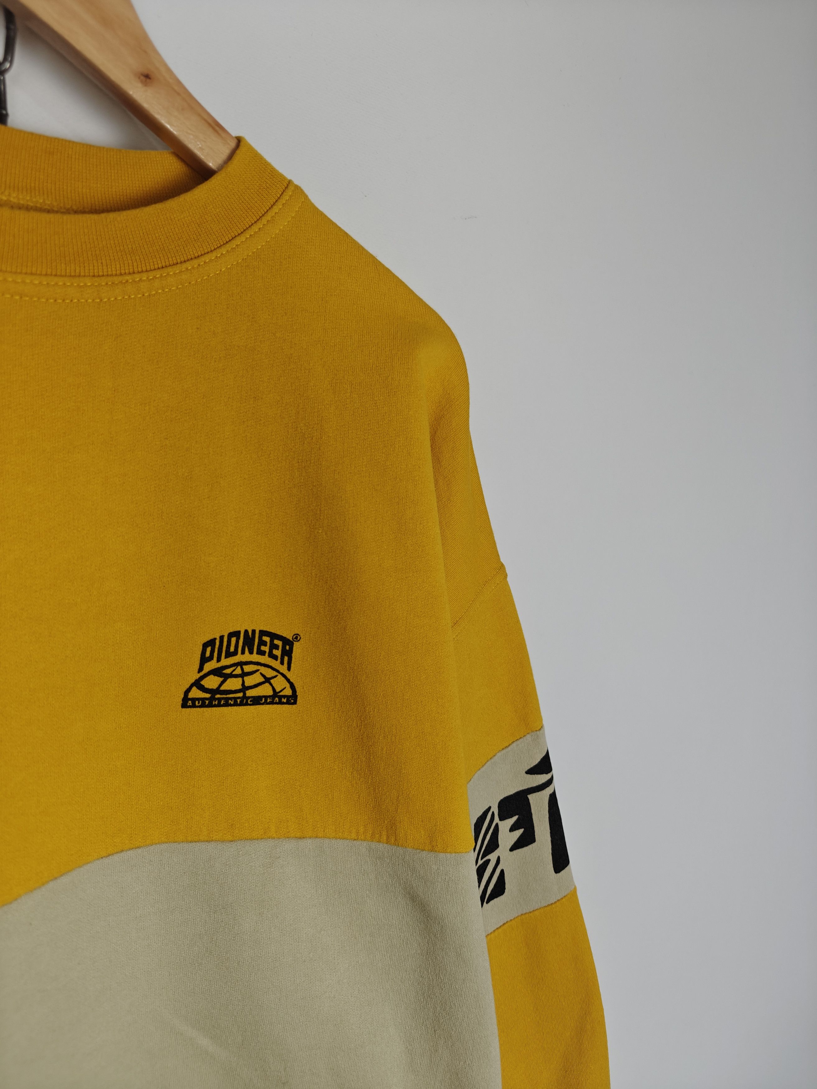 Vintage Pioneer Sweatshirt Crewneck Yellow Pullover size L Size US L / EU 52-54 / 3 - 6 Thumbnail