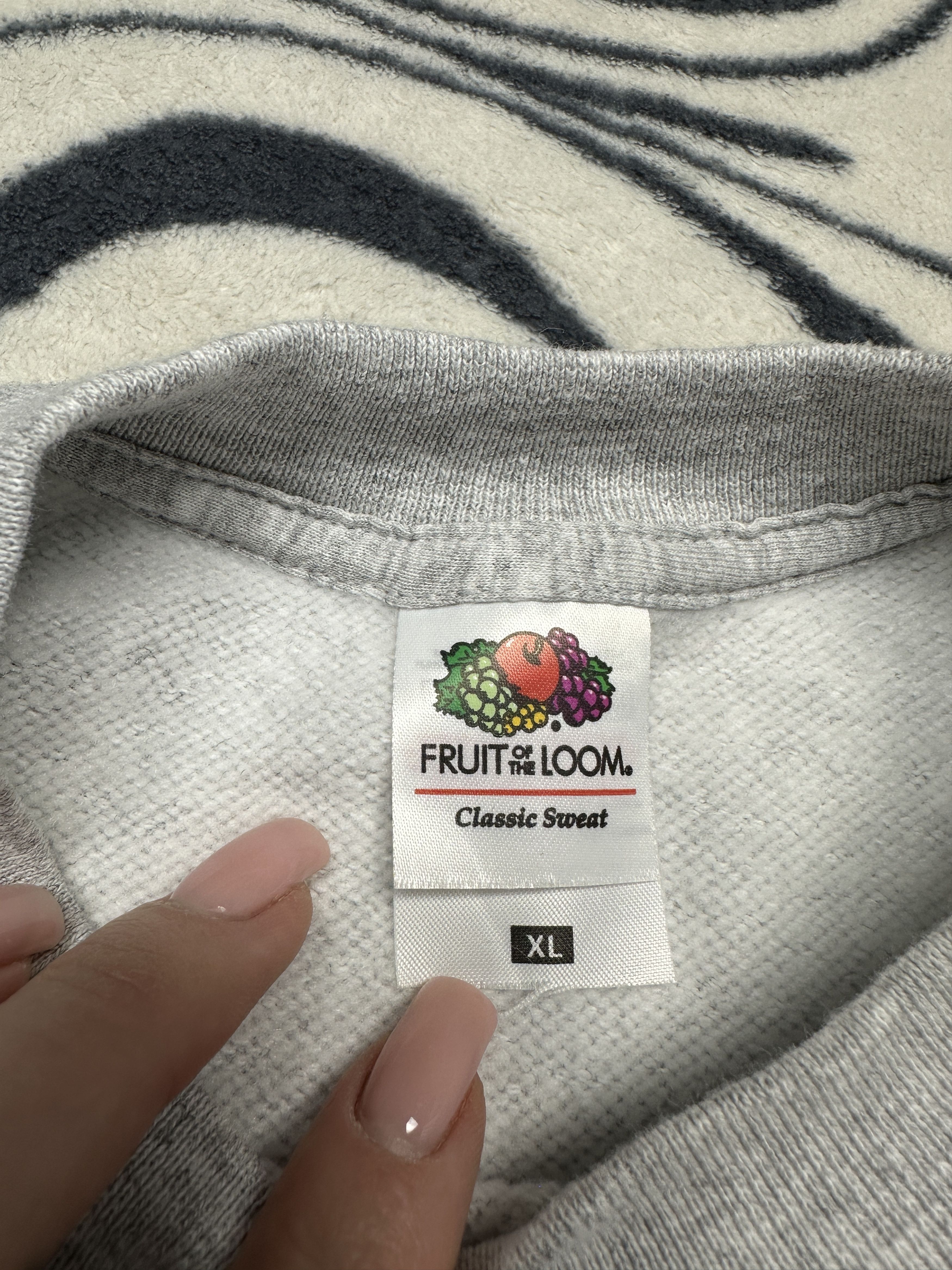 Fruit Of The Loom Fruit Of The Loom Vintage Blank Basic Crew Neck Sweatshirt Size US XL / EU 56 / 4 - 3 Thumbnail