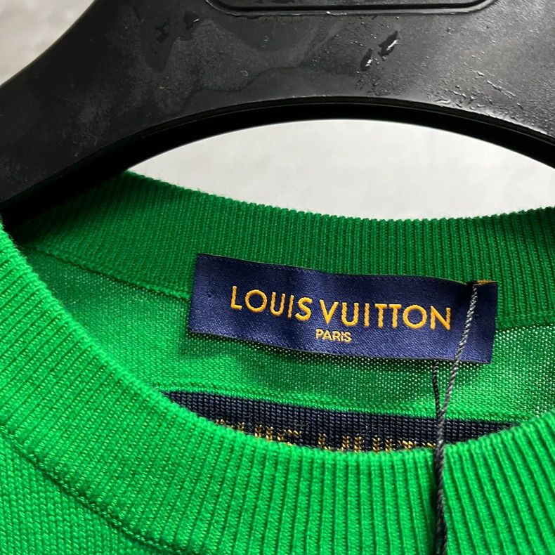 Louis Vuitton Louis Vuitton The latest green crewneck logo monogram prin Size US L / EU 52-54 / 3 - 3 Thumbnail