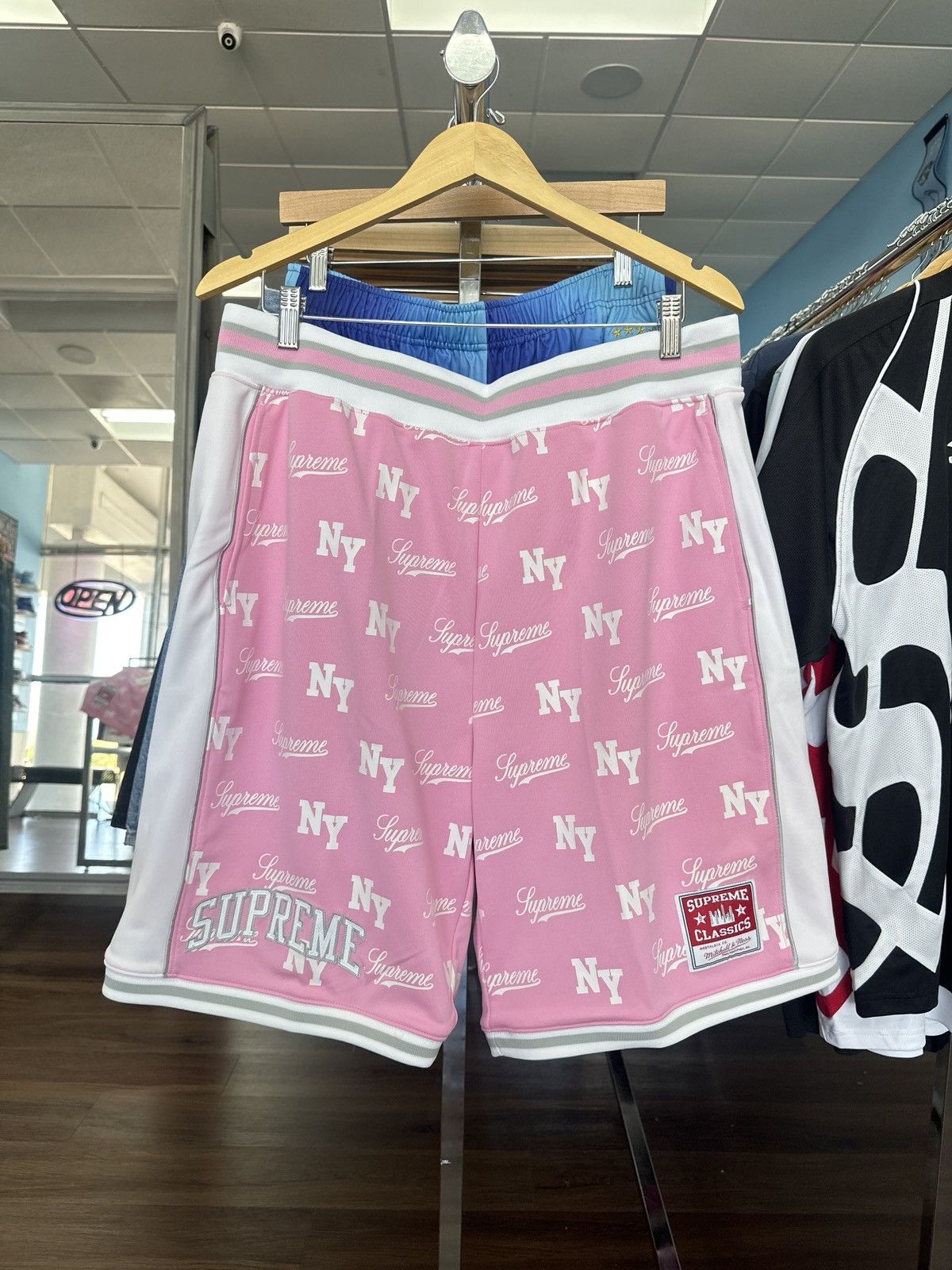Supreme Supreme Mitchell & Ness Monogram Basketball Short Pink Size US 32 / EU 48 - 1 Thumbnail