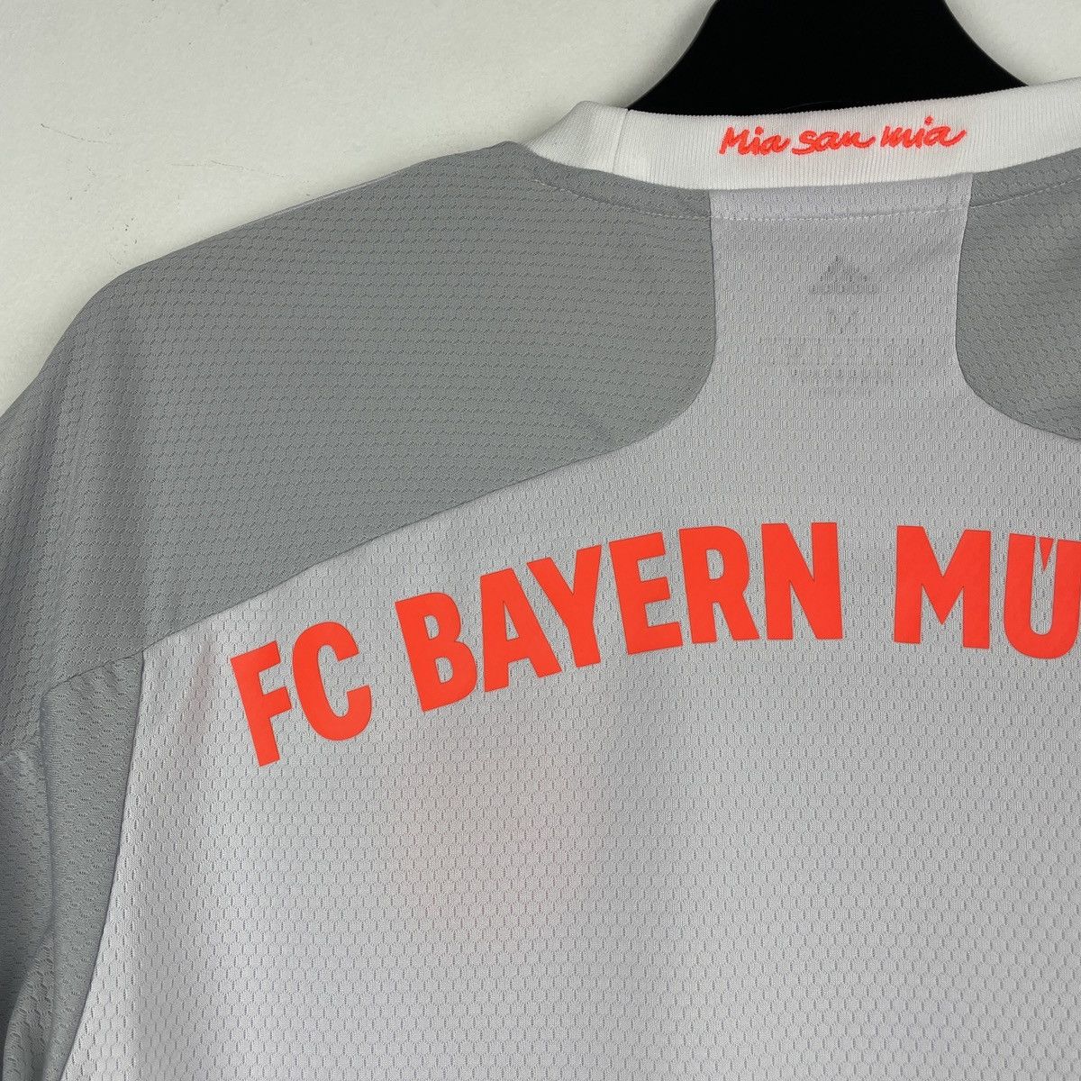 Adidas Bayern Munich Away Adidas Jersey Shirt Men 2020/2021 Size US M / EU 48-50 / 2 - 13 Thumbnail