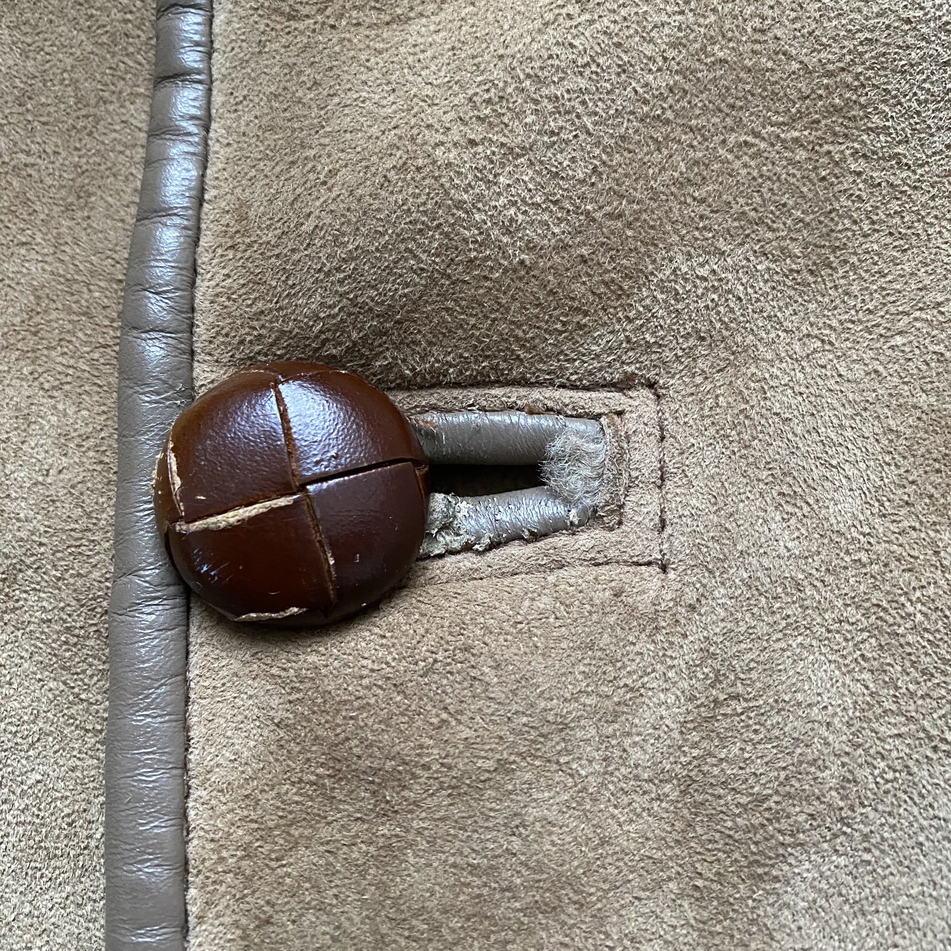 Genuine Leather Vintage 70-80s Real Sheepskin heavy coat Suede jacket Size US M / EU 48-50 / 2 - 8 Thumbnail