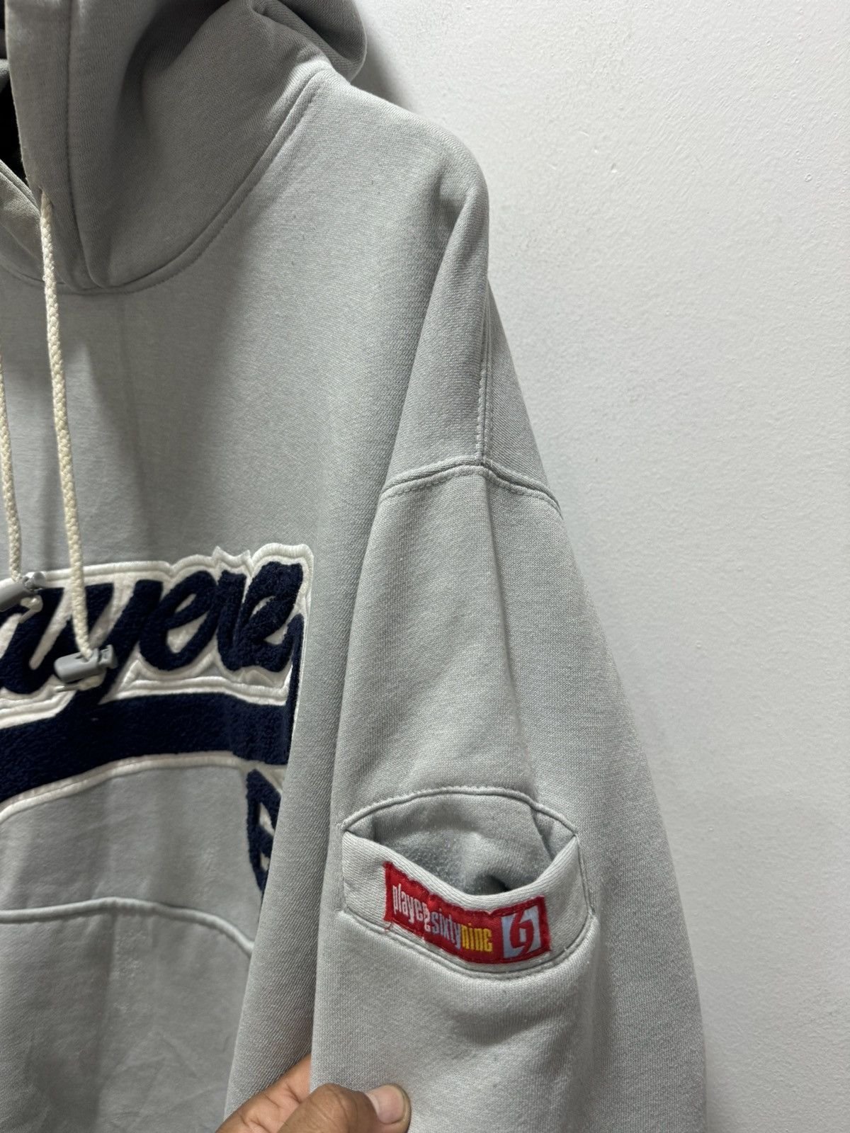 Japanese Brand VINTAGE SKATEBOARD STYLE PLAYER 69 EMBROIDERED LOGO HOODIE Size US XL / EU 56 / 4 - 5 Thumbnail