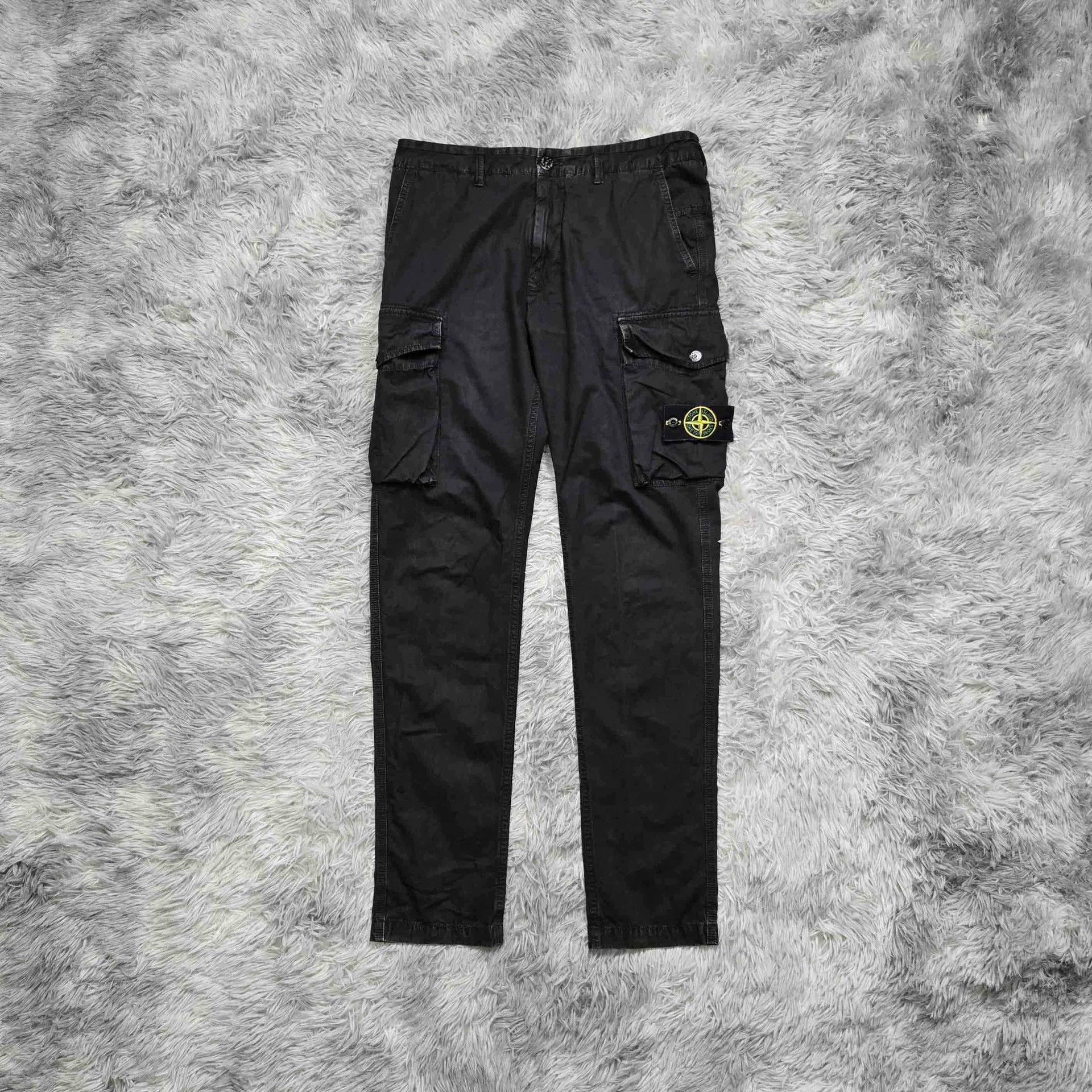 Stone Island stone island black cargo long pants W30 Size US 30 / EU 46 - 1 Thumbnail