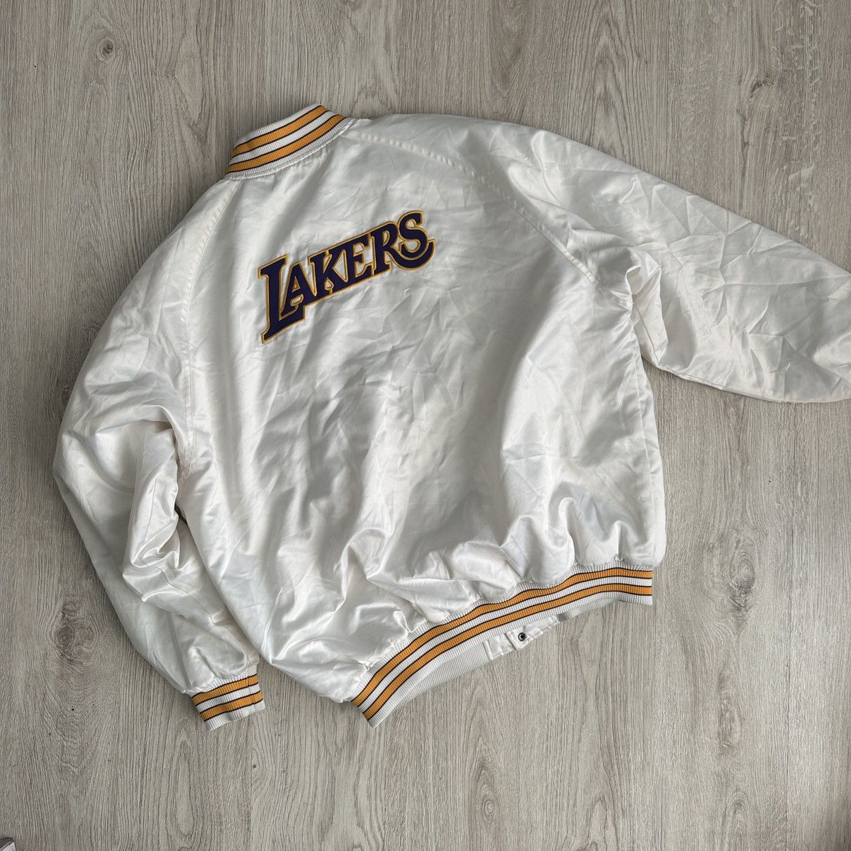Nike NIKE LAKERS vintage bomber Size US XXL / EU 58 / 5 - 2 Thumbnail