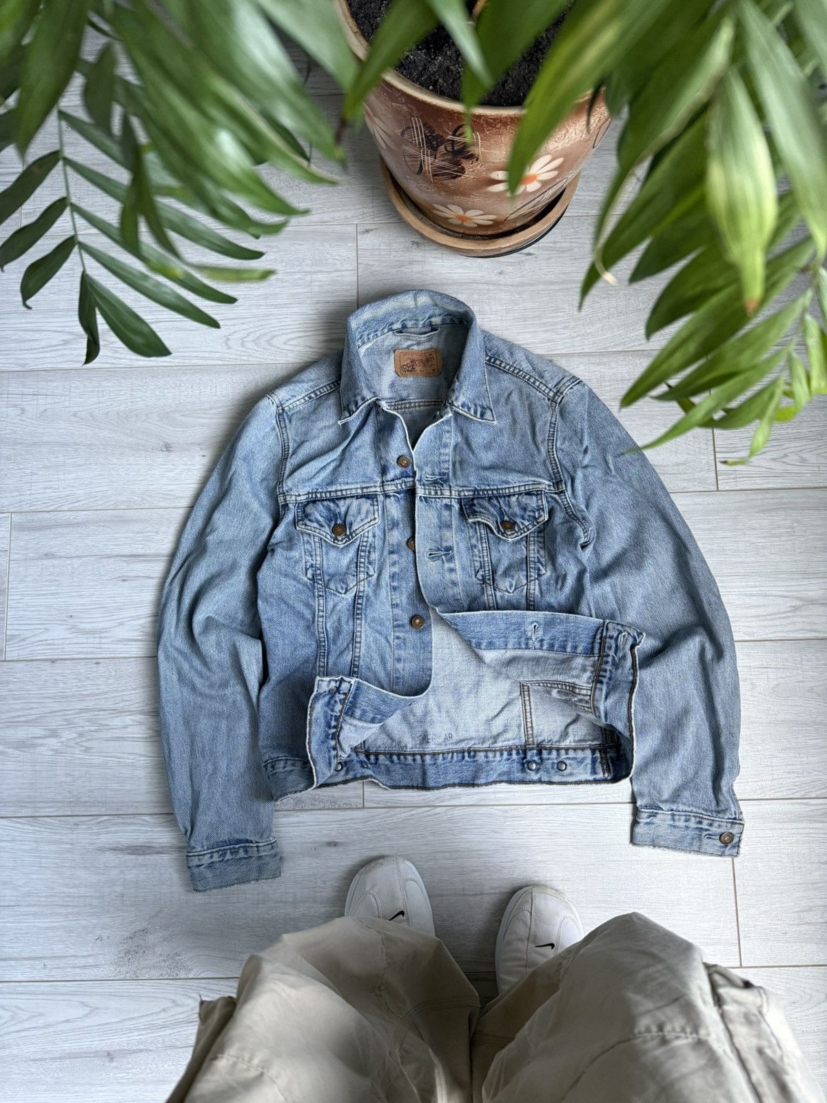 Levi's × Levi's Vintage Clothing × Vintage Vintage Levi’s Washed Denim Jacket 90’s Size US M / EU 48-50 / 2 - 1 Thumbnail